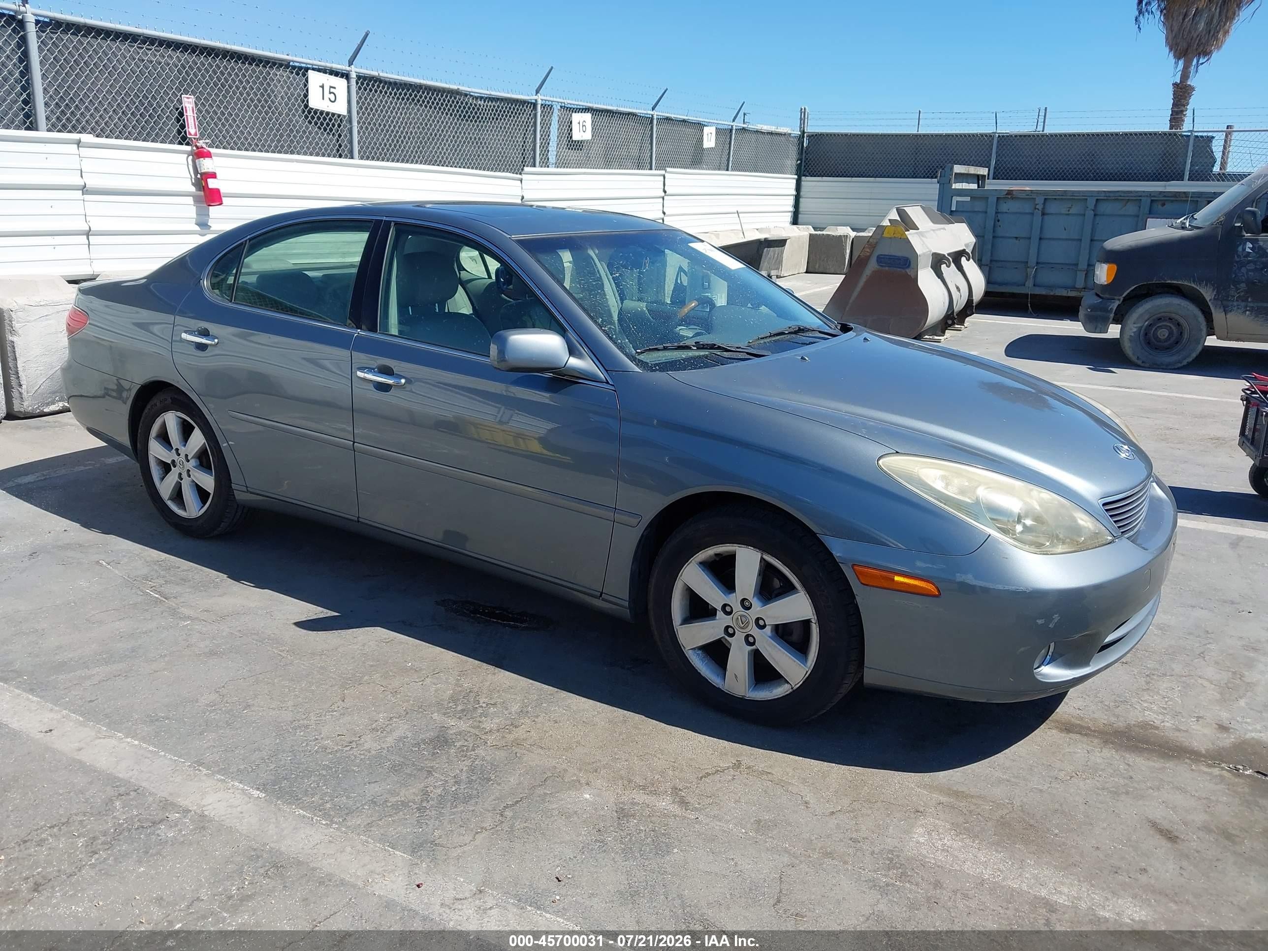 2005 Lexus Es 330   Gray vin: JTHBA30G055080431