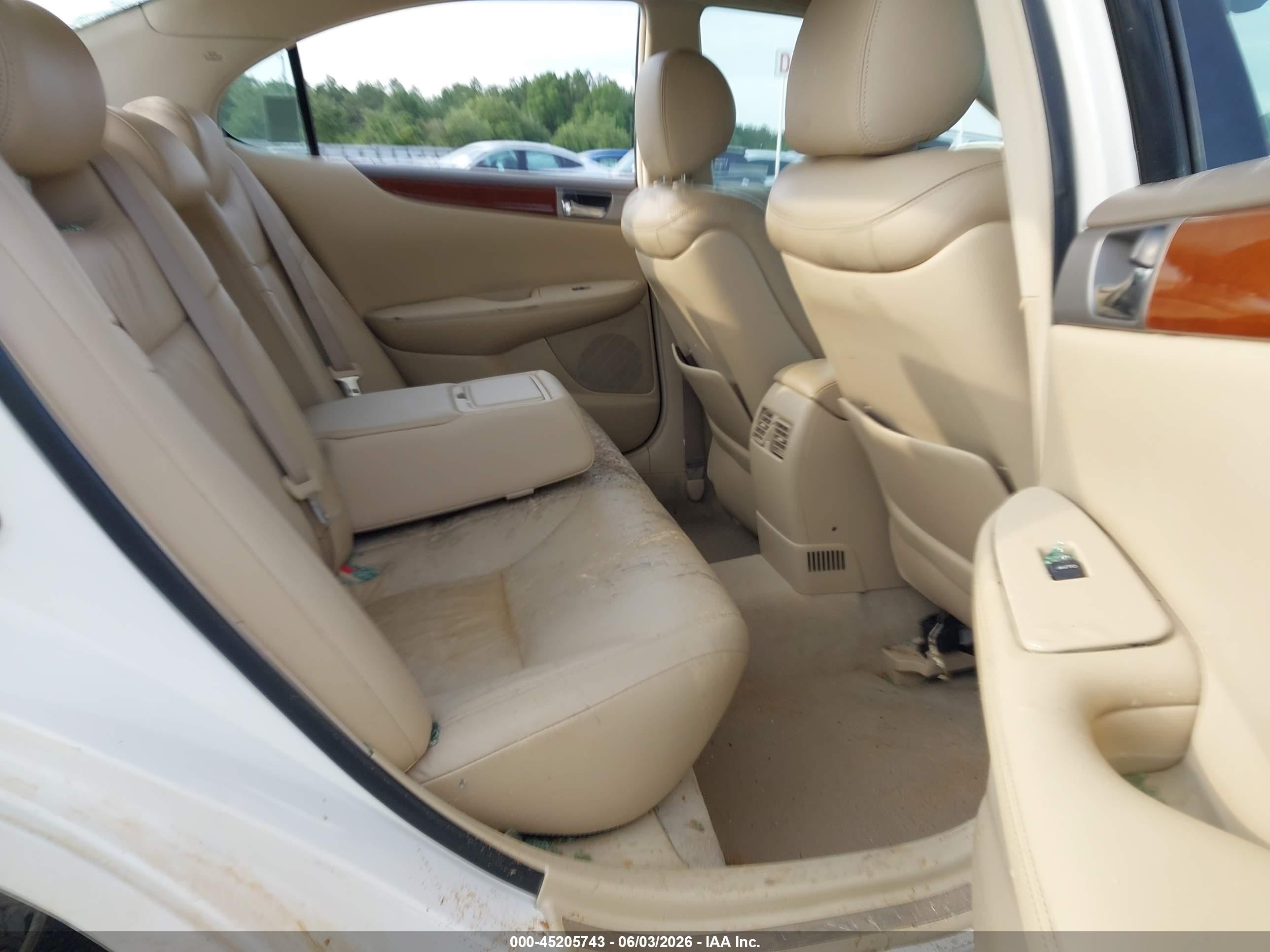 2005 Lexus Es 330   White vin: JTHBA30G055083135