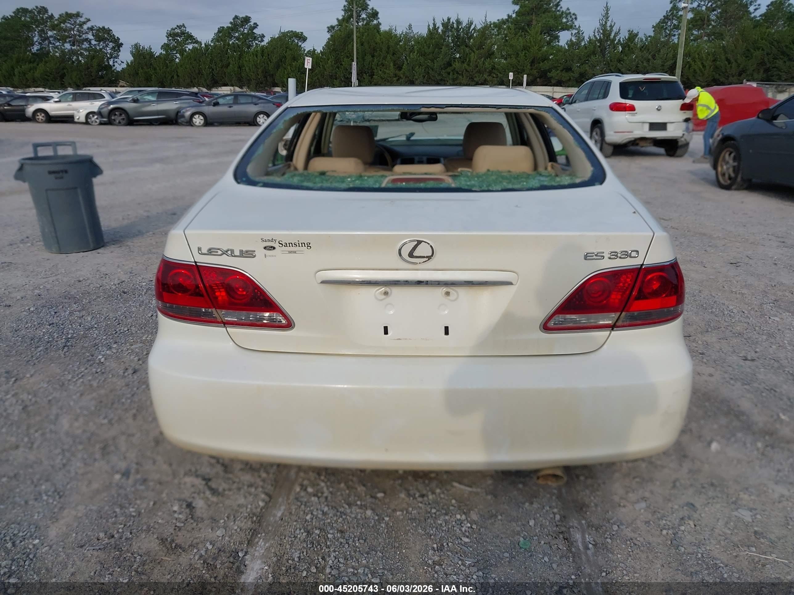 2005 Lexus Es 330   White vin: JTHBA30G055083135