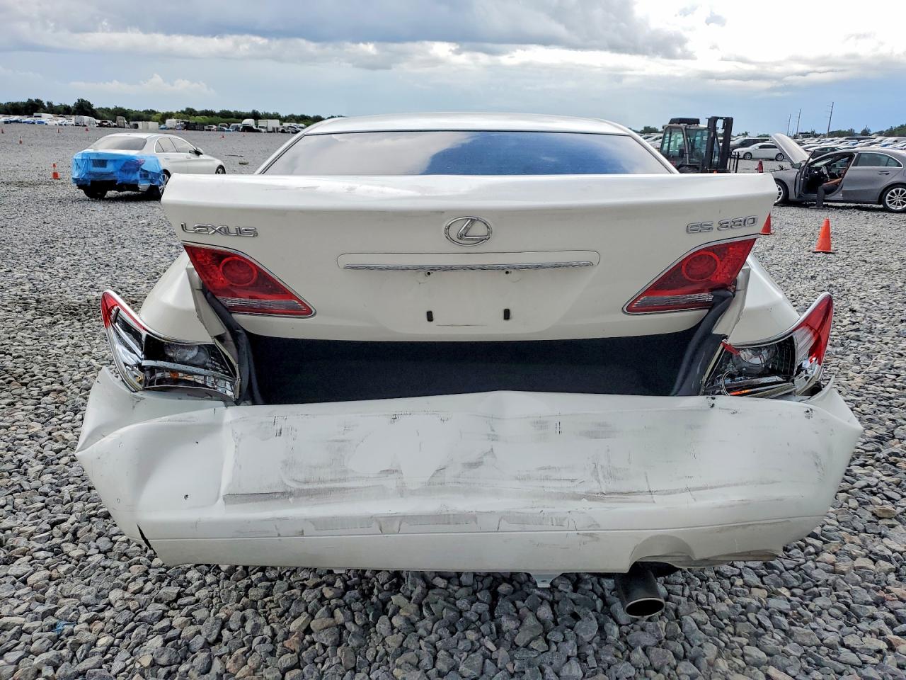 2006 Lexus Es 330 White vin: JTHBA30G065143786