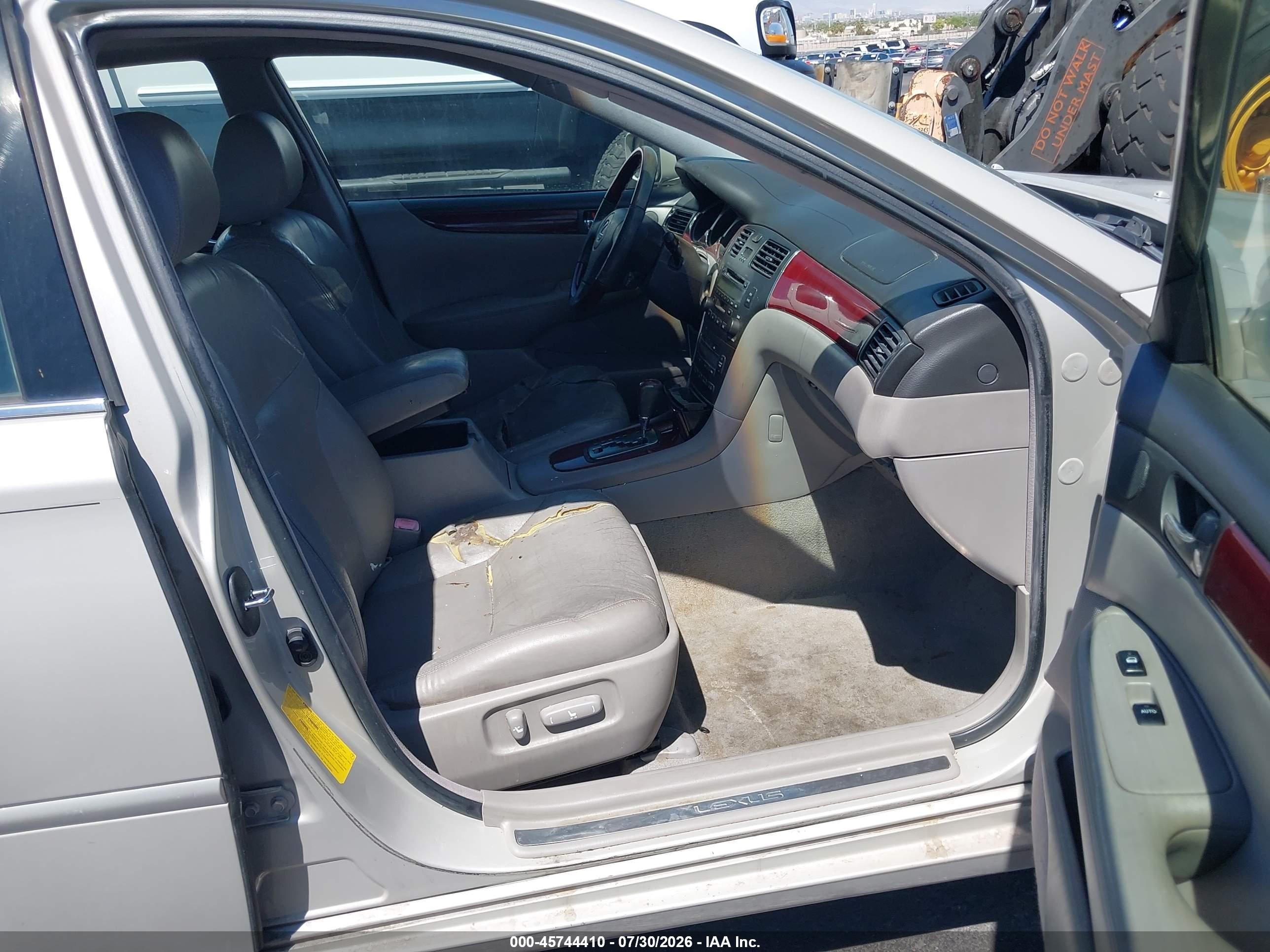 2004 Lexus Es 330   Beige vin: JTHBA30G140022761
