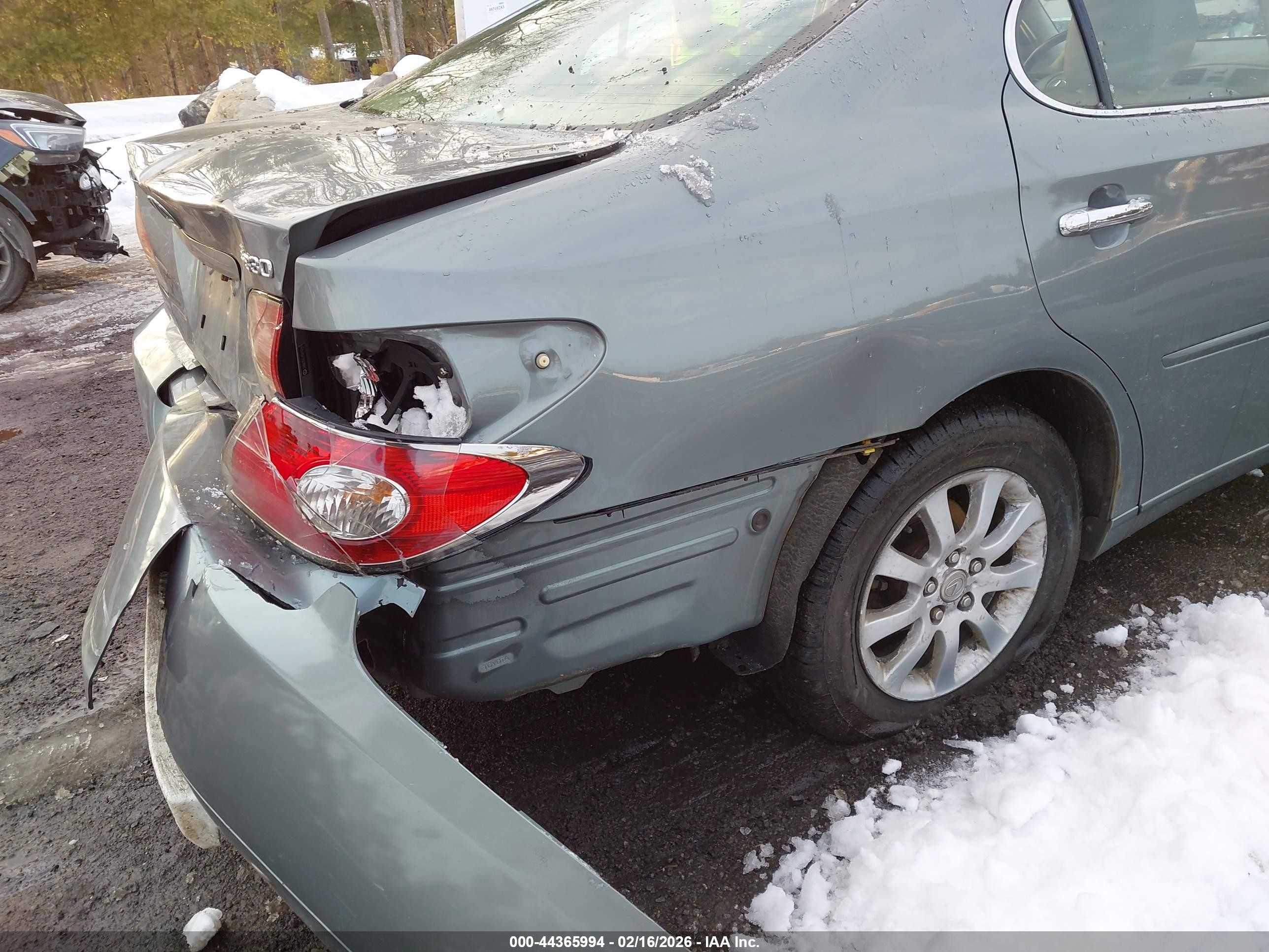 2004 Lexus Es 330   Green vin: JTHBA30G145010063