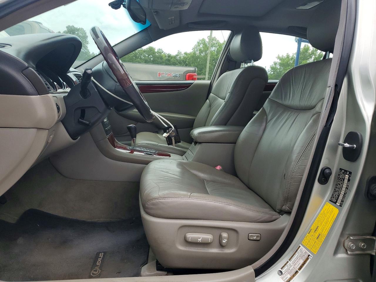 2004 Lexus Es 330 Silver vin: JTHBA30G145045203