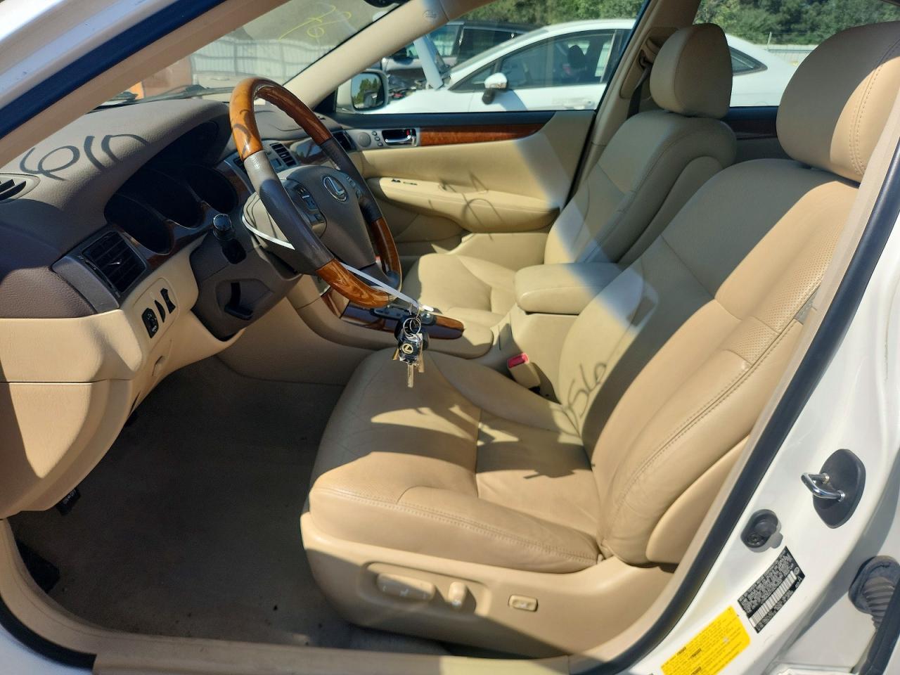 2005 Lexus Es 330 White vin: JTHBA30G155070023