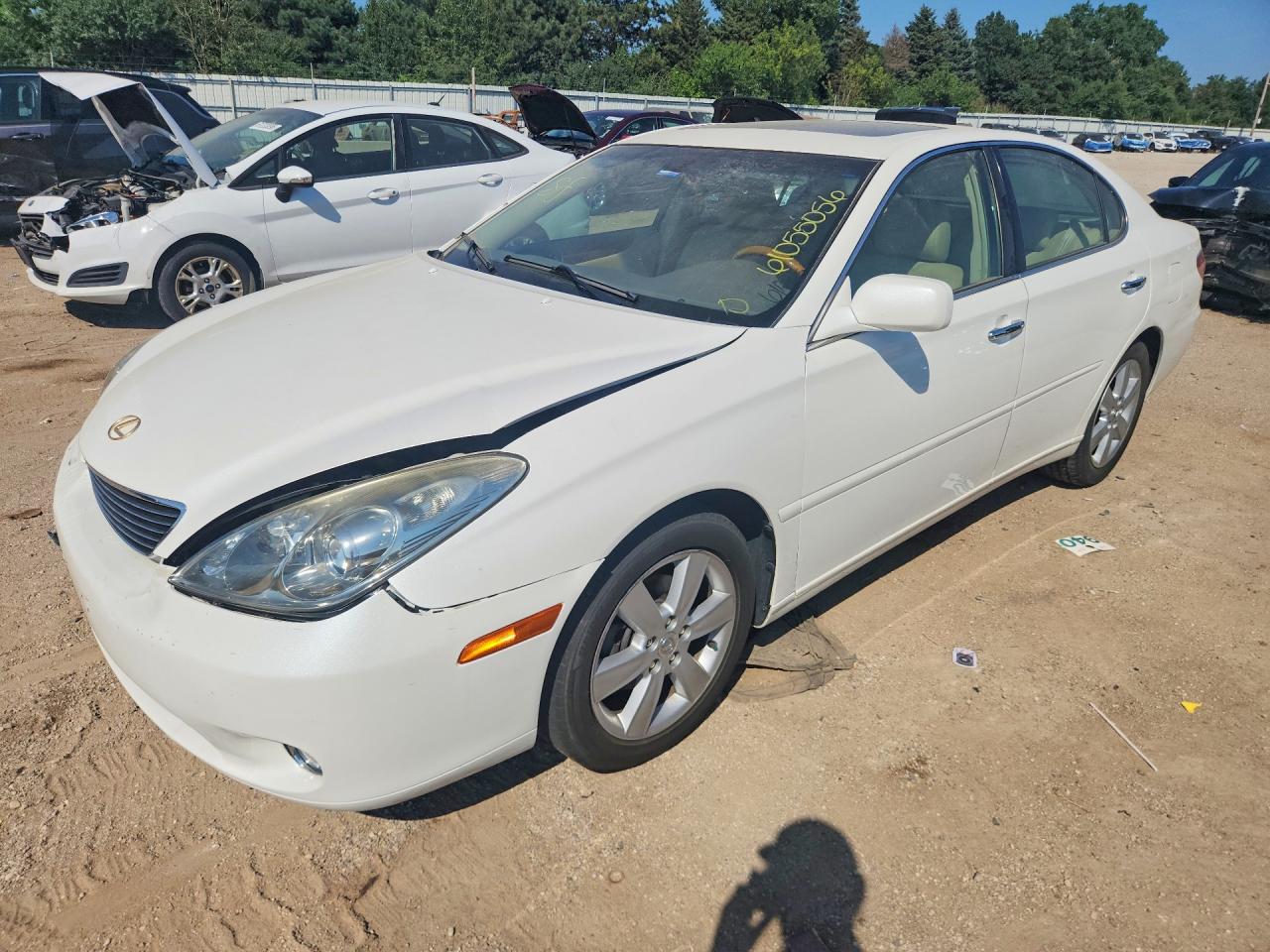 2005 Lexus Es 330 White vin: JTHBA30G155070023