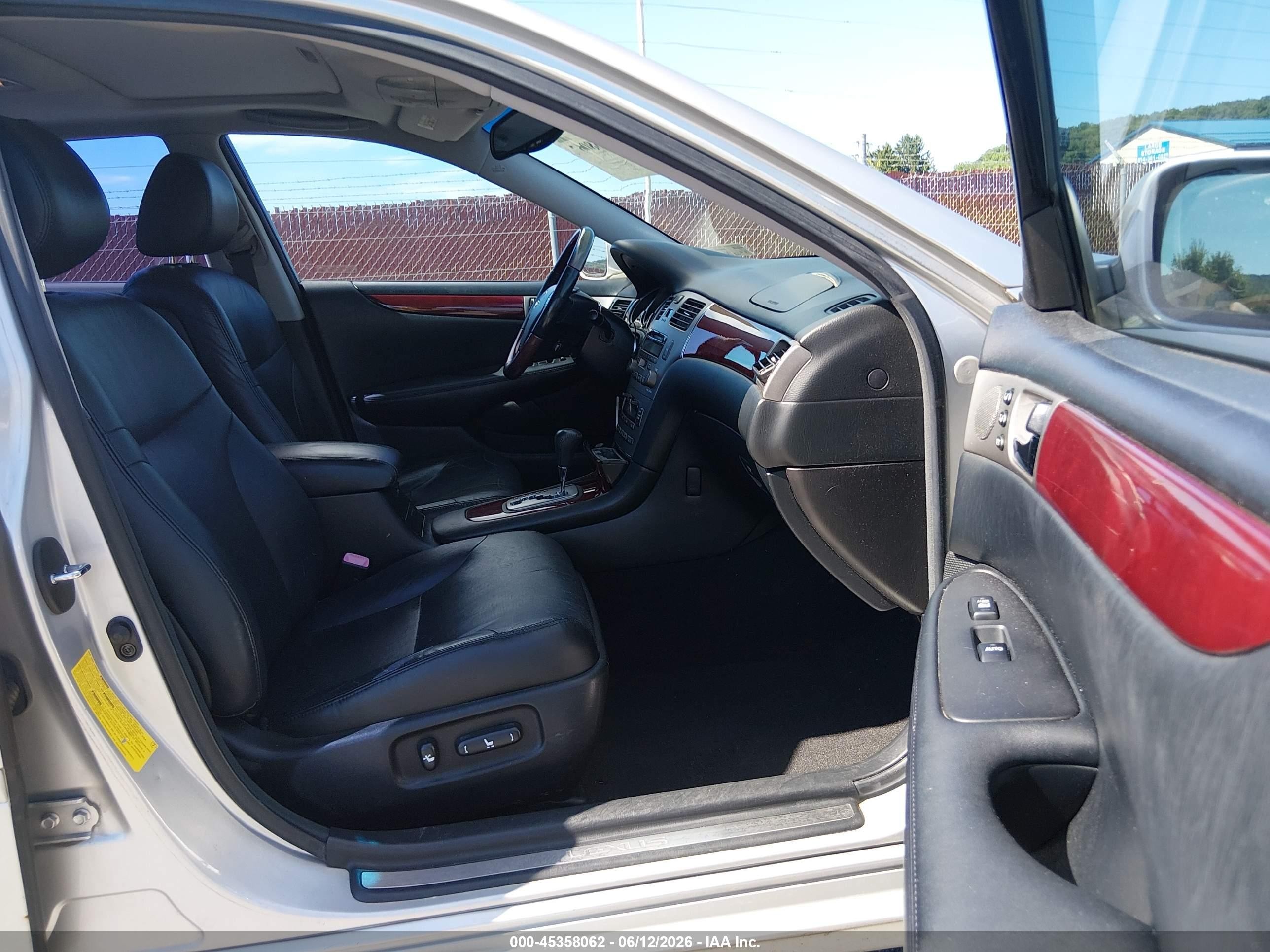 2005 Lexus Es 330   Silver vin: JTHBA30G155077604