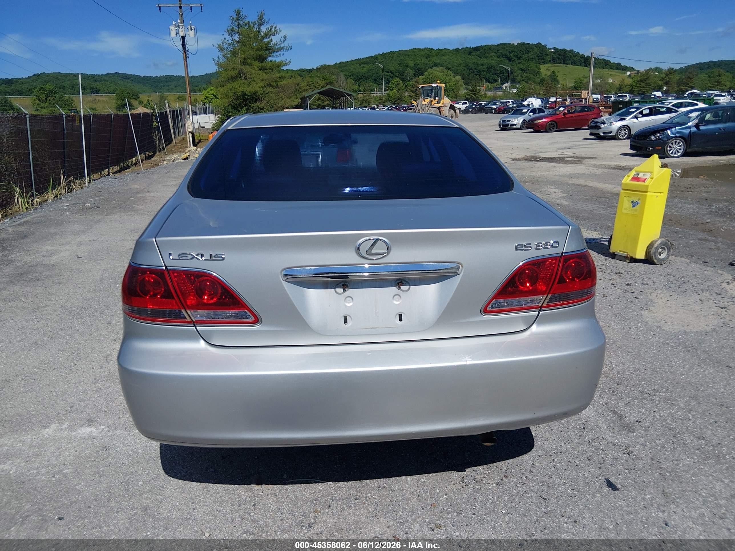 2005 Lexus Es 330   Silver vin: JTHBA30G155077604