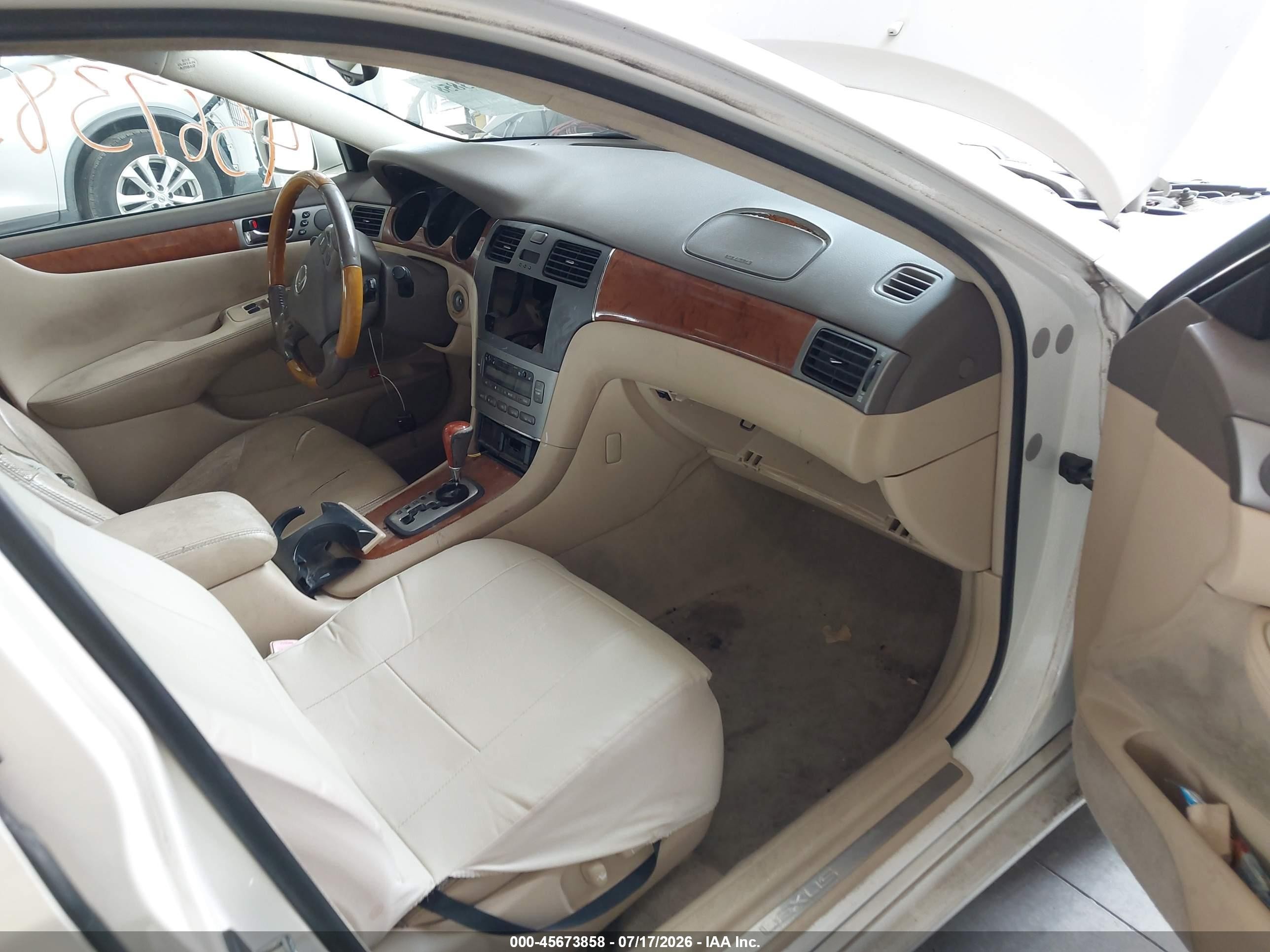 2005 Lexus Es 330   White vin: JTHBA30G155091826
