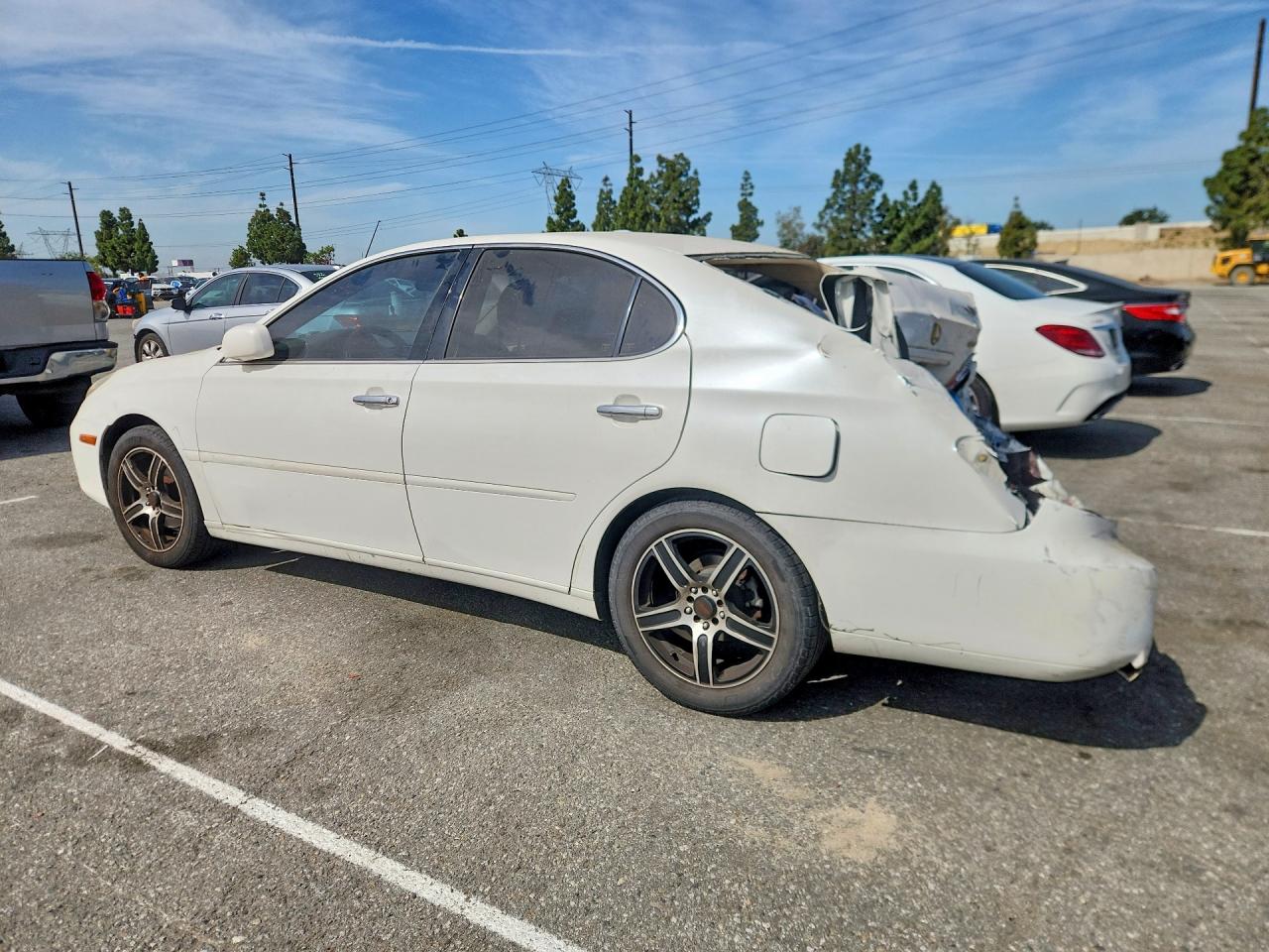 2005 Lexus Es White vin: JTHBA30G155104168