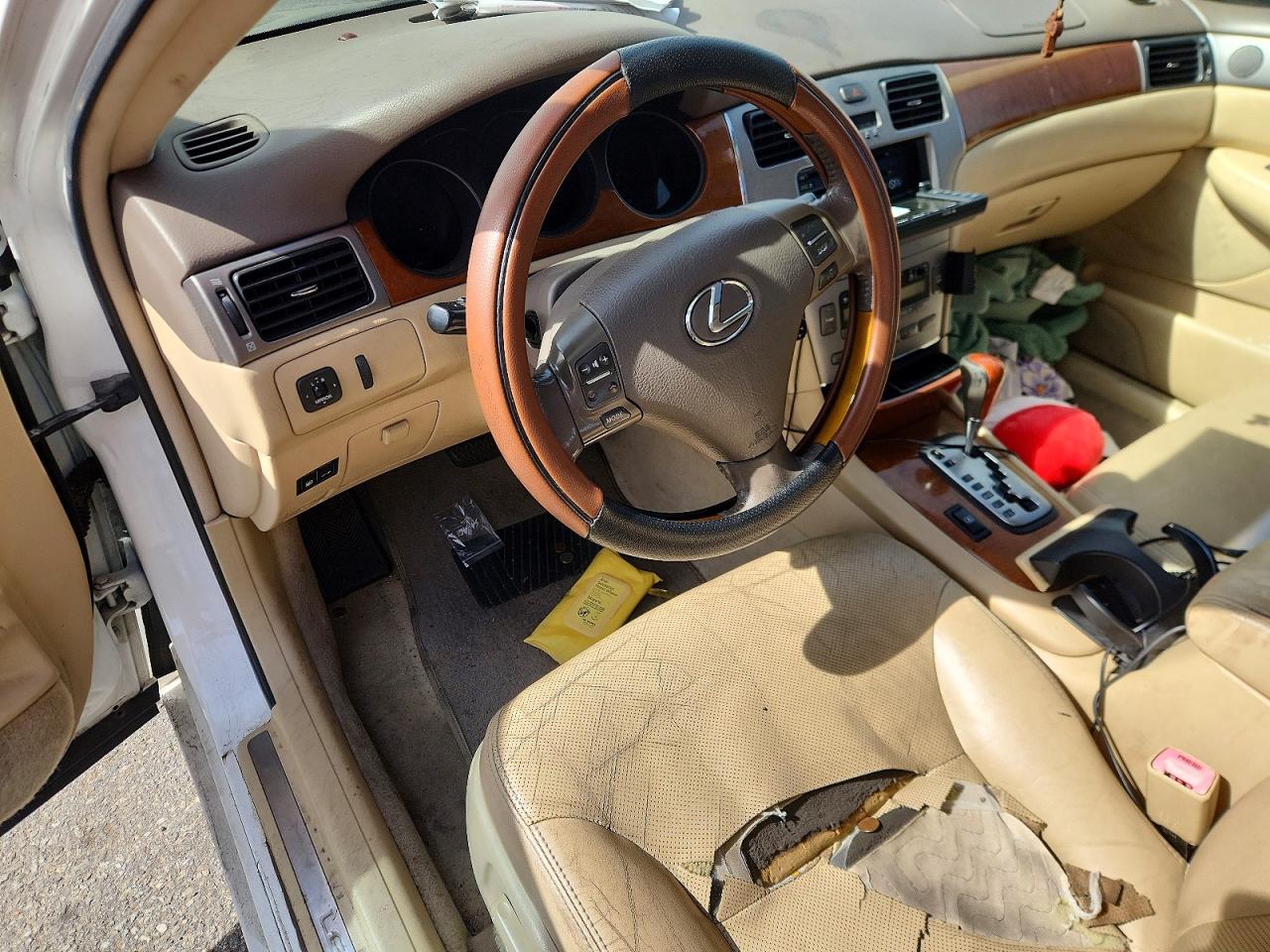 2005 Lexus Es White vin: JTHBA30G155104168