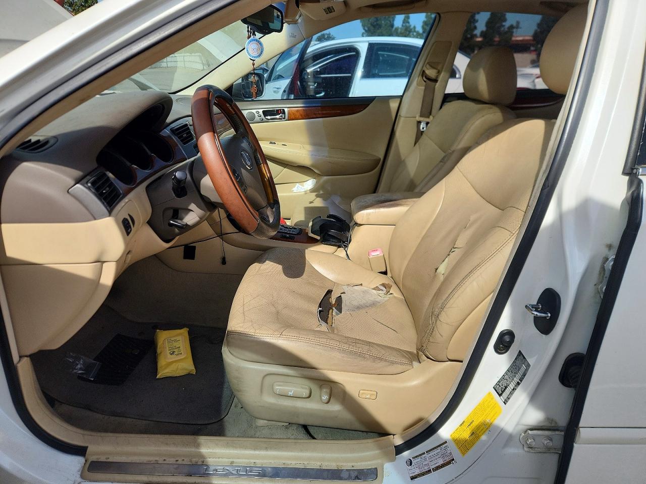 2005 Lexus Es White vin: JTHBA30G155104168