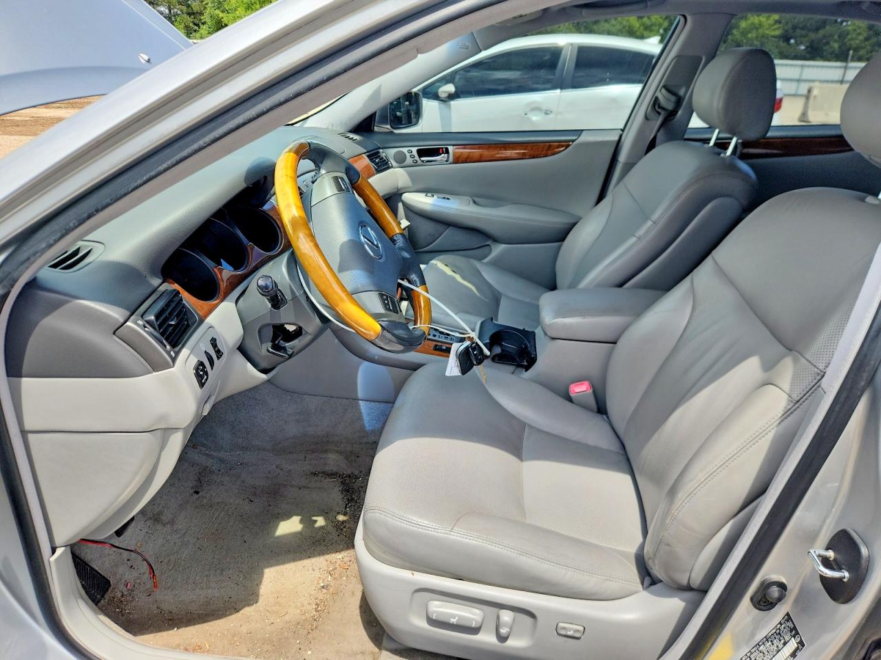 2005 Lexus Es 330 Silver vin: JTHBA30G155111055