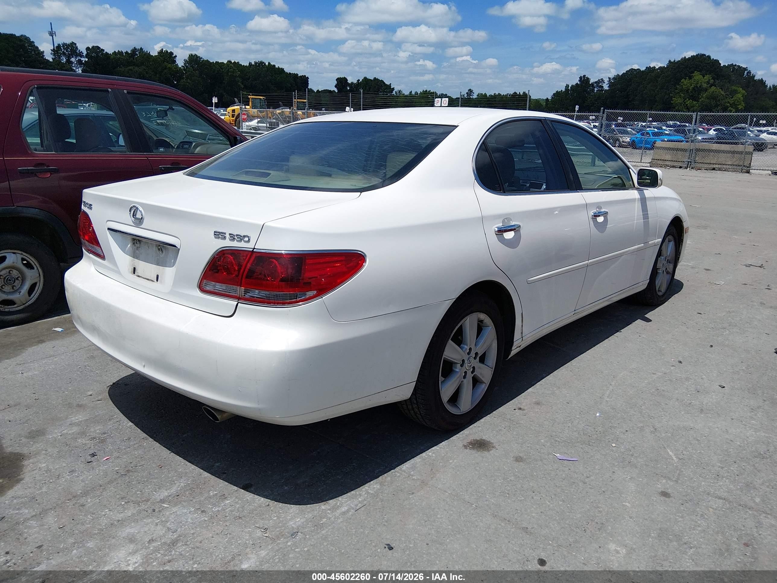 2005 Lexus Es 330   White vin: JTHBA30G155119298