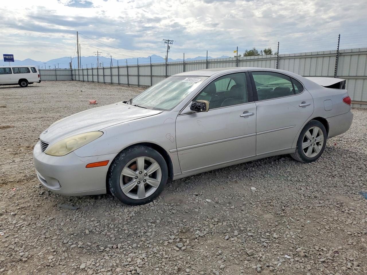 2005 Lexus Es 330 Silver vin: JTHBA30G155130785