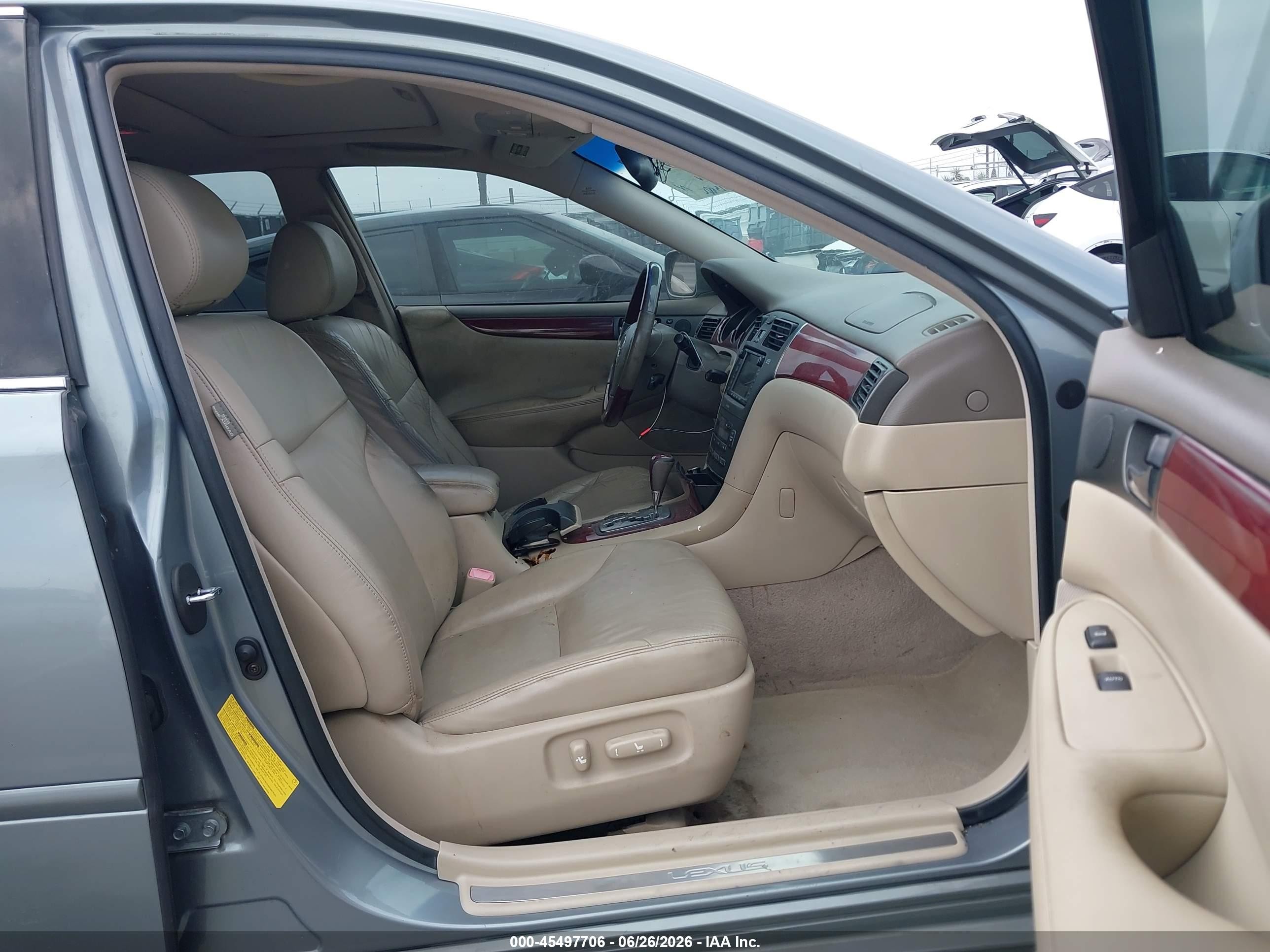 2004 Lexus Es 330   Light Blue vin: JTHBA30G240022574