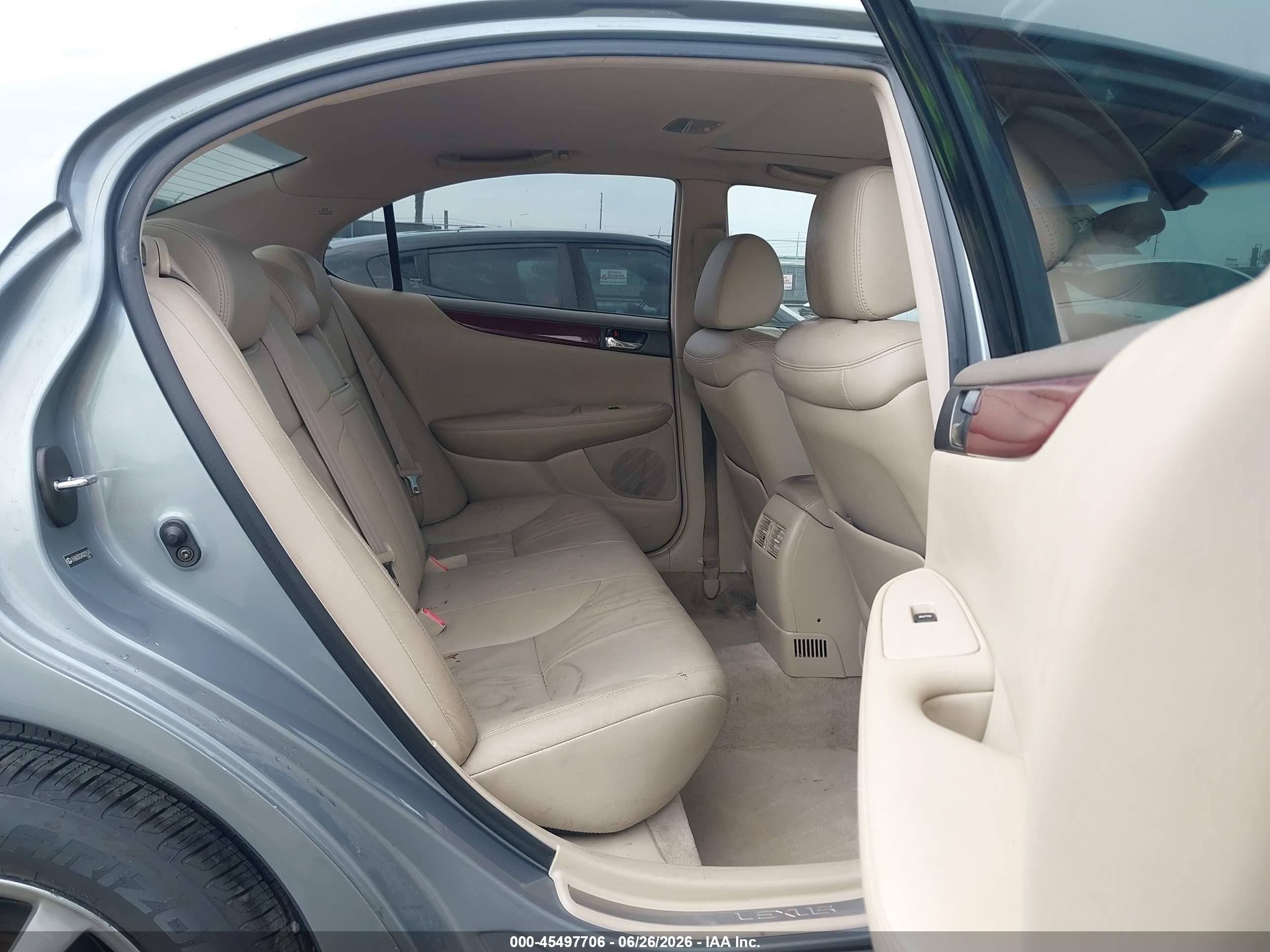 2004 Lexus Es 330   Light Blue vin: JTHBA30G240022574
