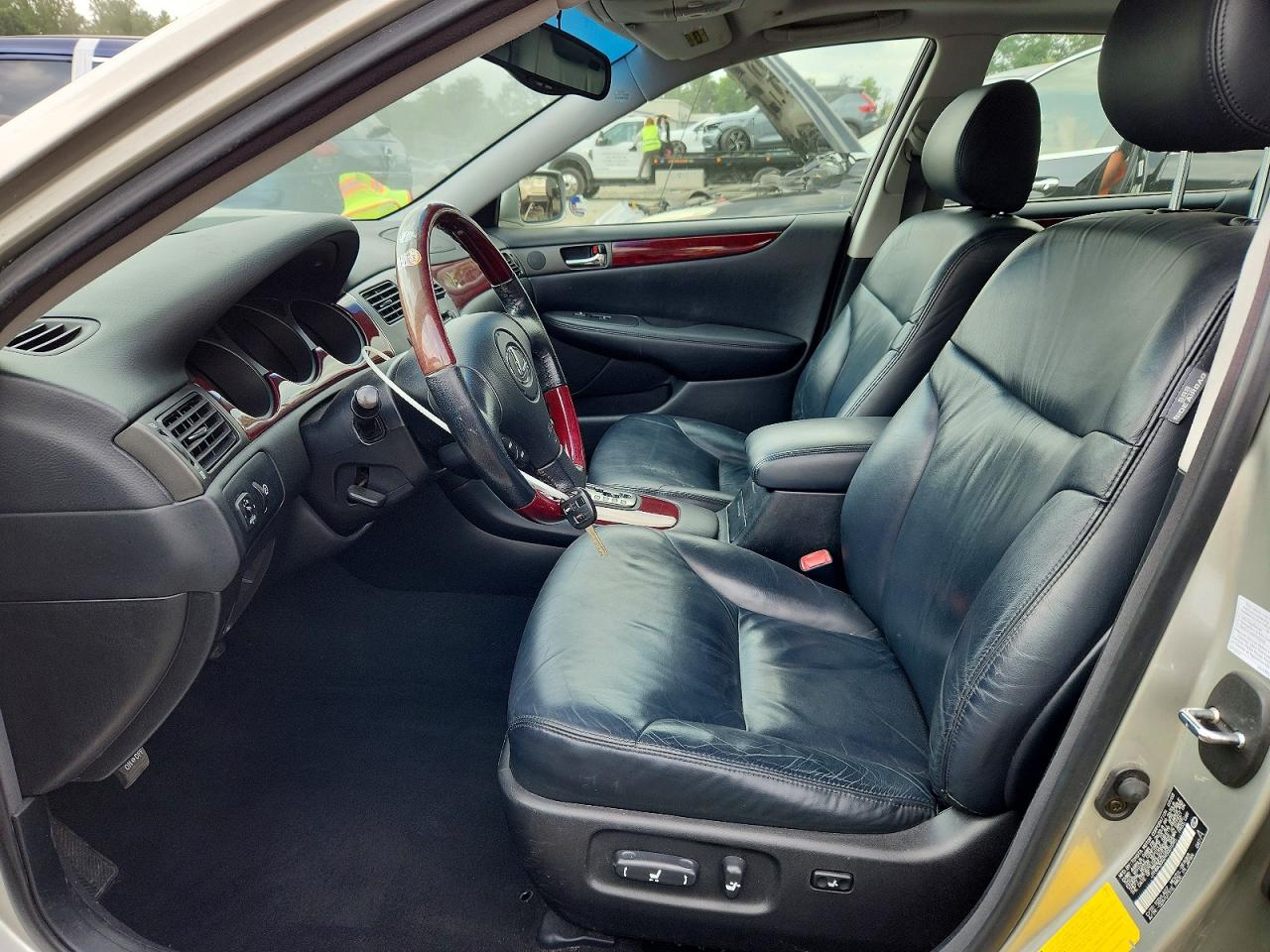2004 Lexus Es 330 Silver vin: JTHBA30G245001095