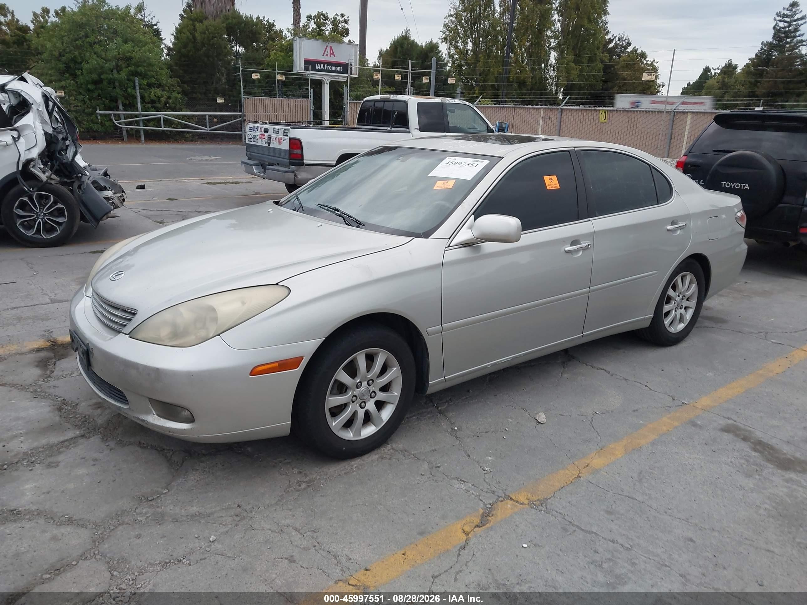 2004 Lexus Es 330   Silver vin: JTHBA30G245010542