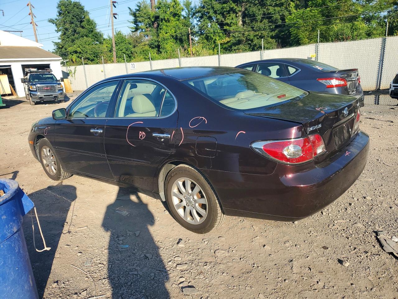 2004 Lexus Es 330 Maroon vin: JTHBA30G245032735