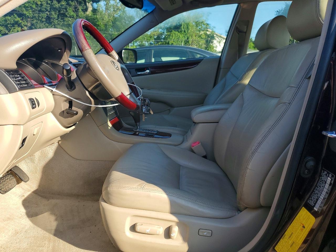 2004 Lexus Es 330 Maroon vin: JTHBA30G245032735