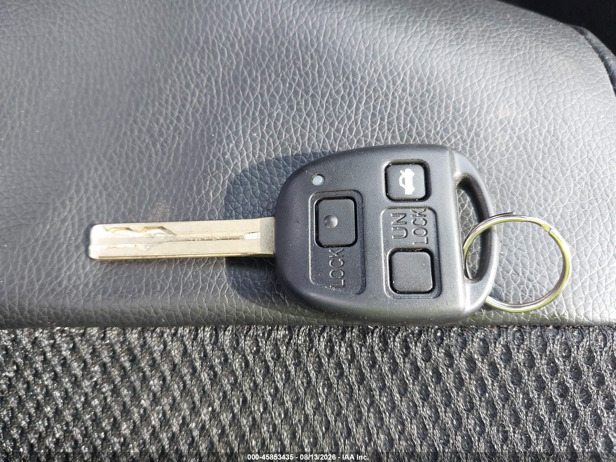2004 Lexus Es 330   Gray vin: JTHBA30G245048157