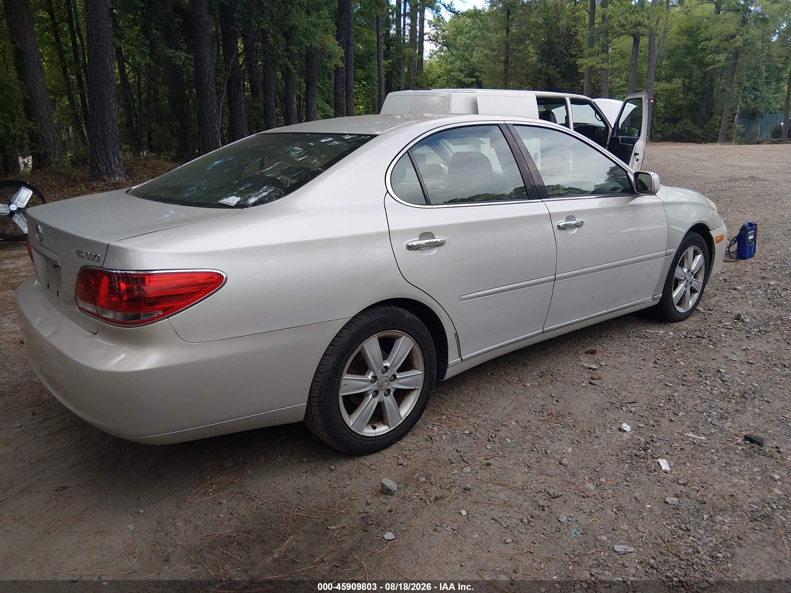 2005 Lexus Es 330   Beige vin: JTHBA30G255056017