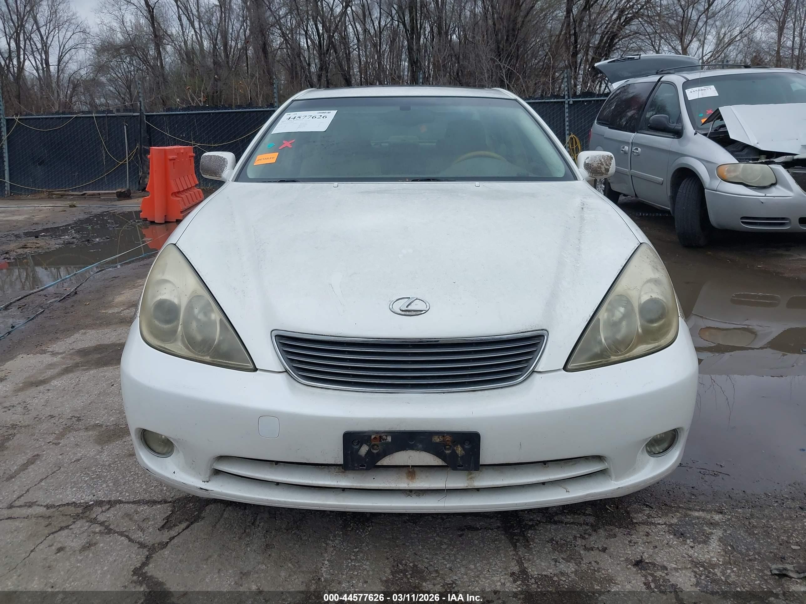 2005 Lexus Es 330   White vin: JTHBA30G255068636