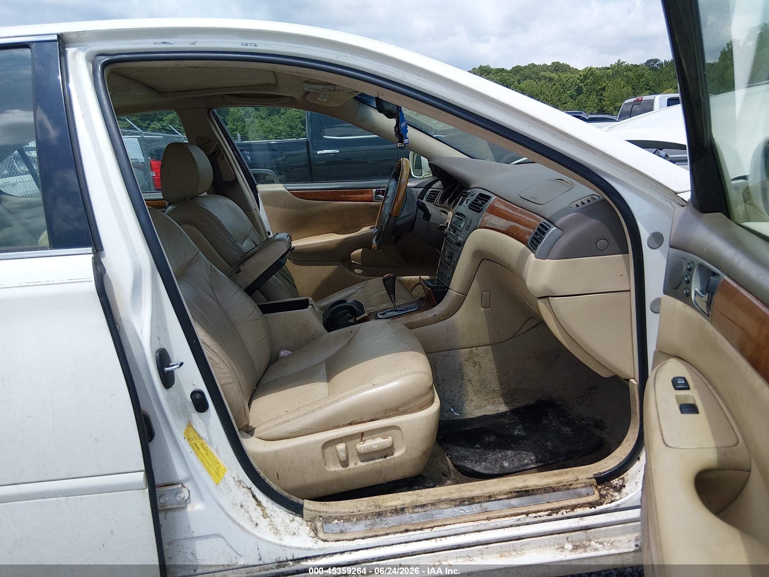 2005 Lexus Es 330   White vin: JTHBA30G255120170