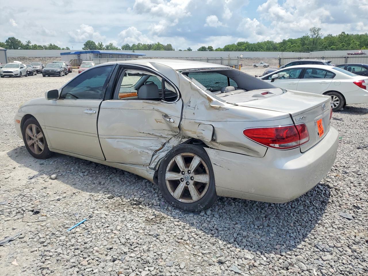 2005 Lexus Es 330 Beige vin: JTHBA30G255120637