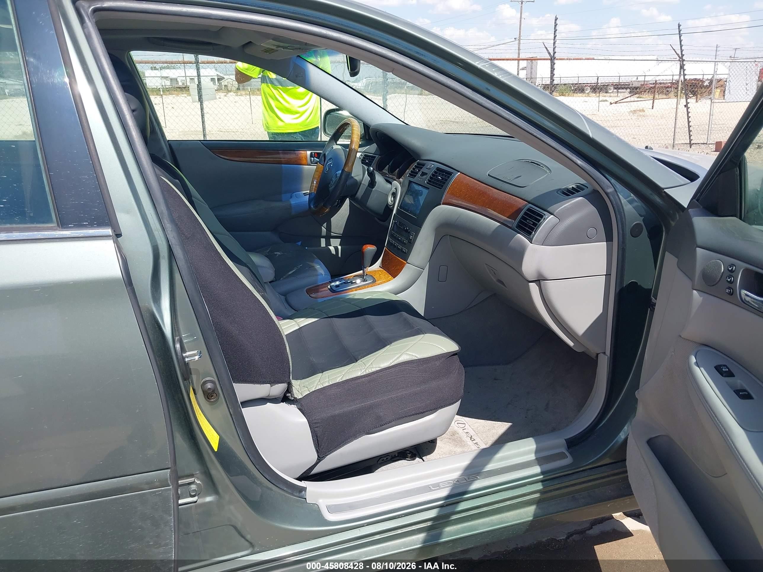 2005 Lexus Es 330   Green vin: JTHBA30G255134733