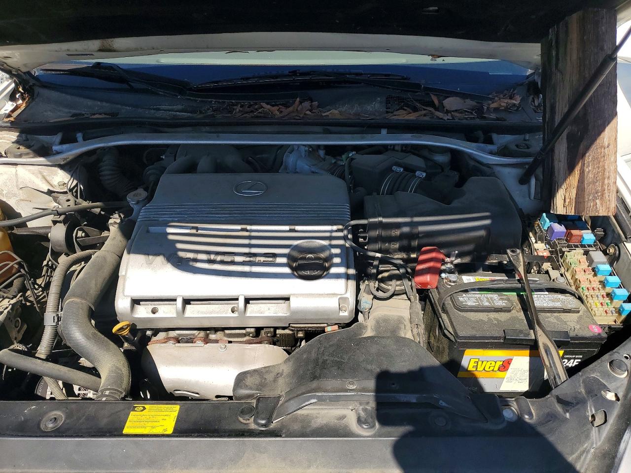2005 Lexus Es 330 Белый vin: JTHBA30G255137664
