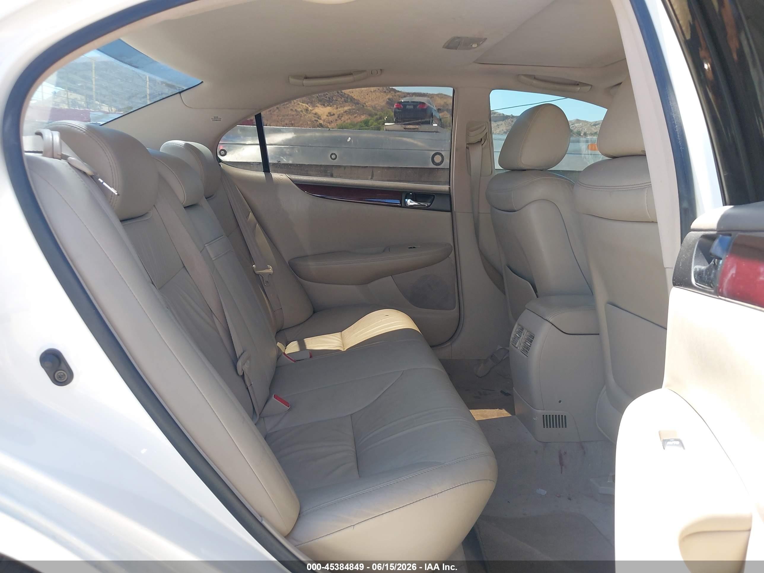 2004 Lexus Es 330   White vin: JTHBA30G345001672