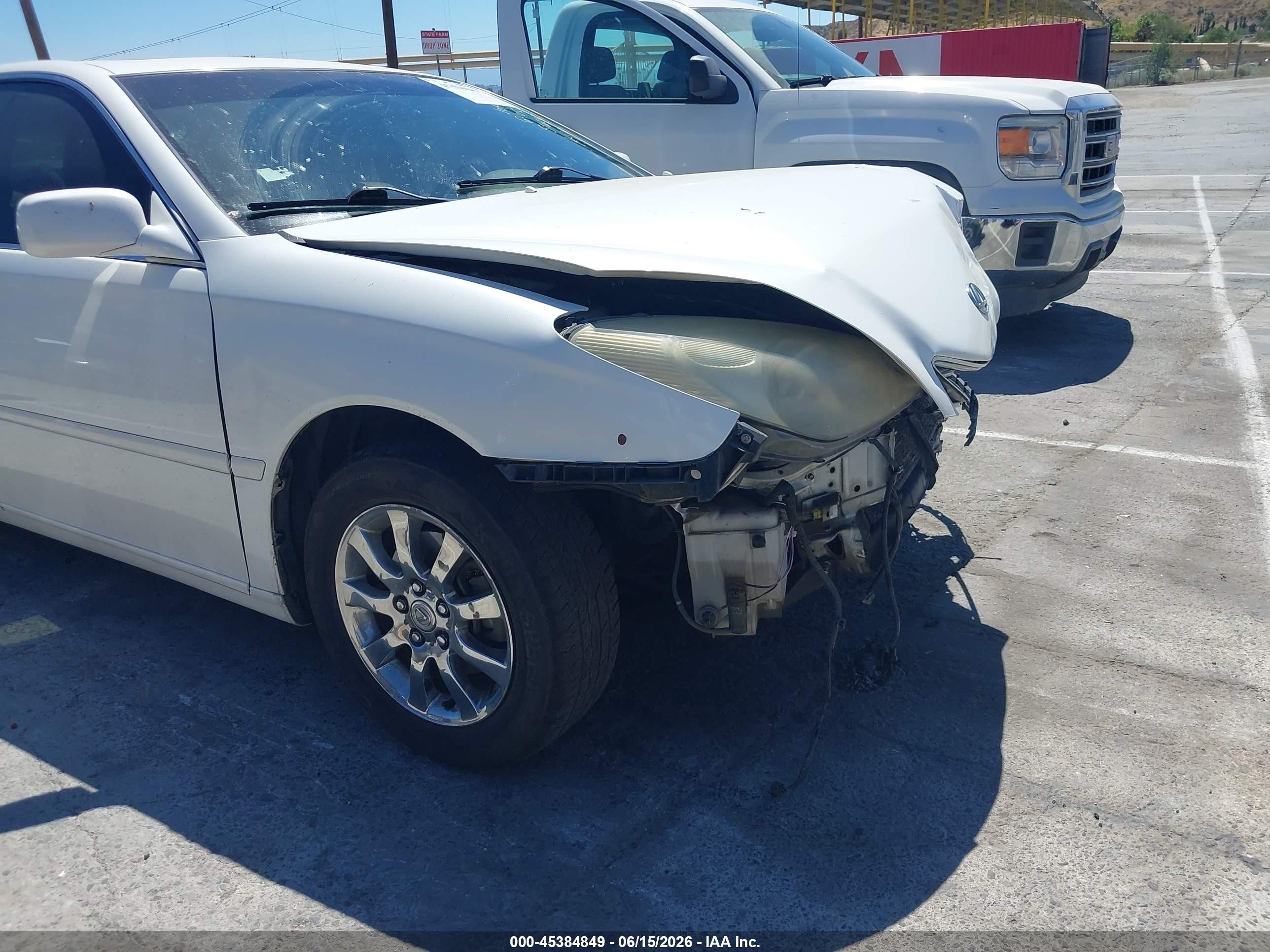 2004 Lexus Es 330   White vin: JTHBA30G345001672