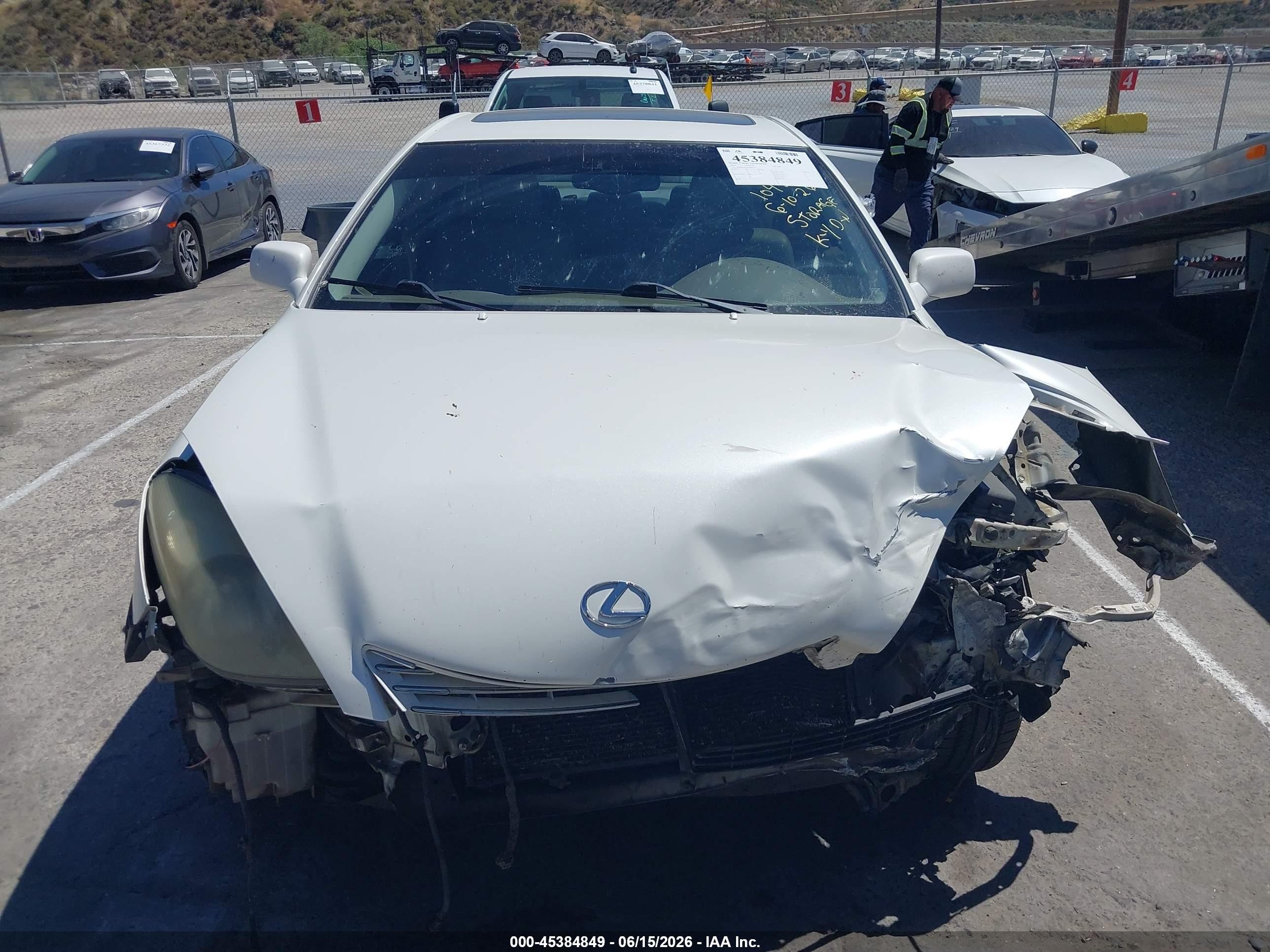 2004 Lexus Es 330   White vin: JTHBA30G345001672