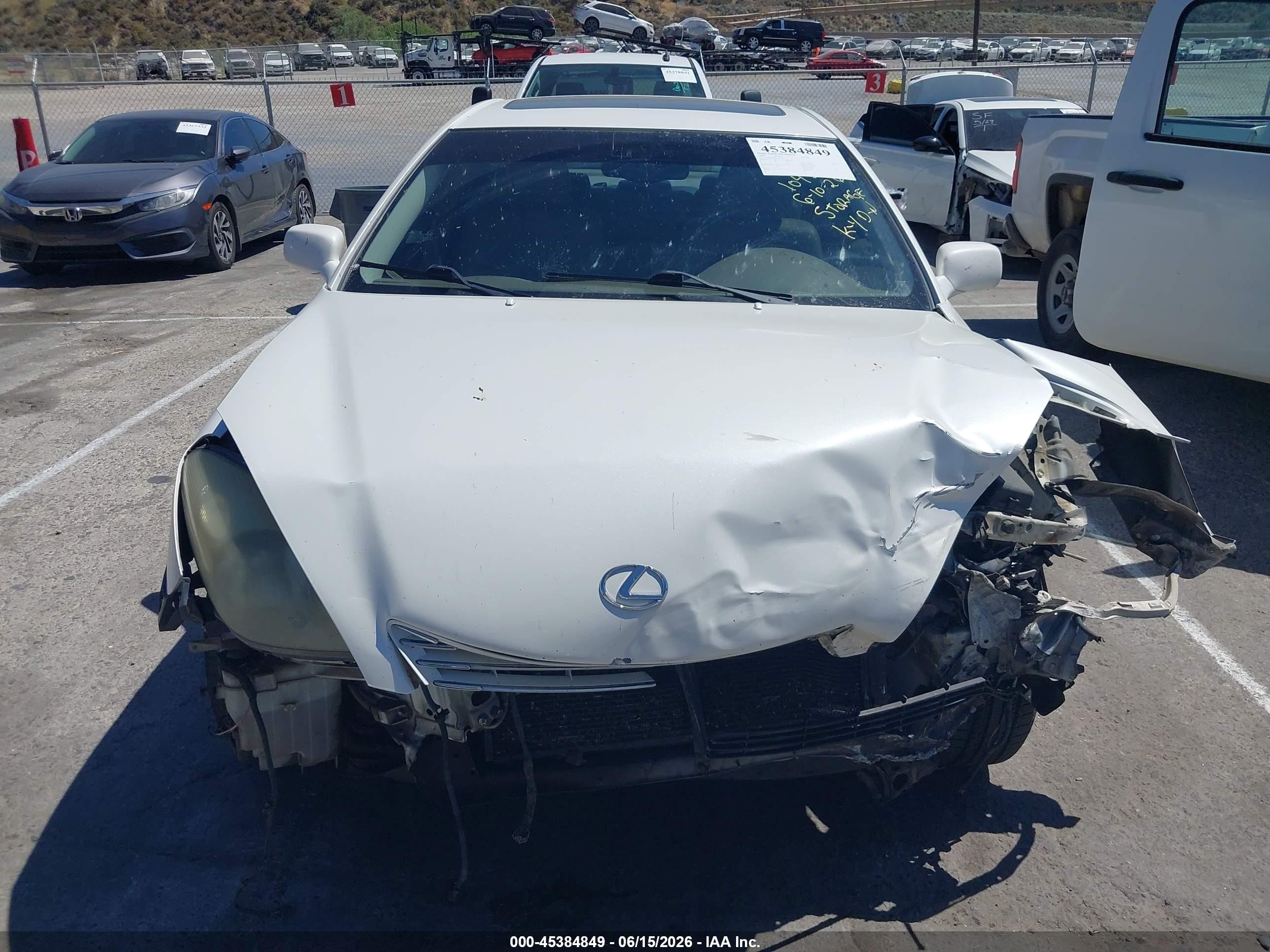 2004 Lexus Es 330   White vin: JTHBA30G345001672