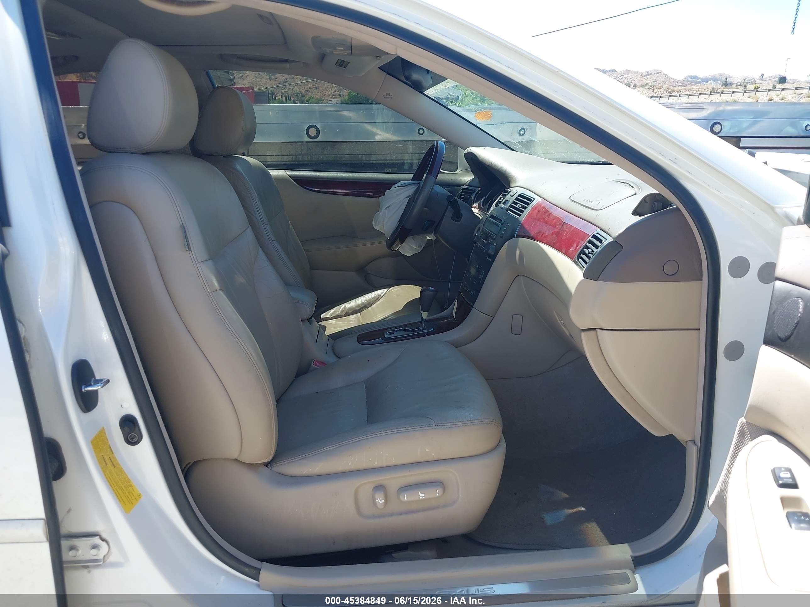 2004 Lexus Es 330   White vin: JTHBA30G345001672