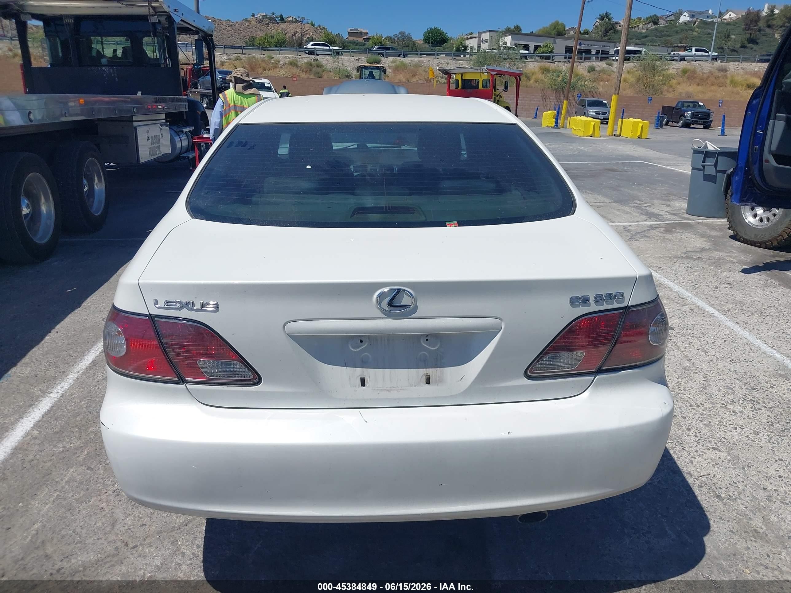 2004 Lexus Es 330   White vin: JTHBA30G345001672