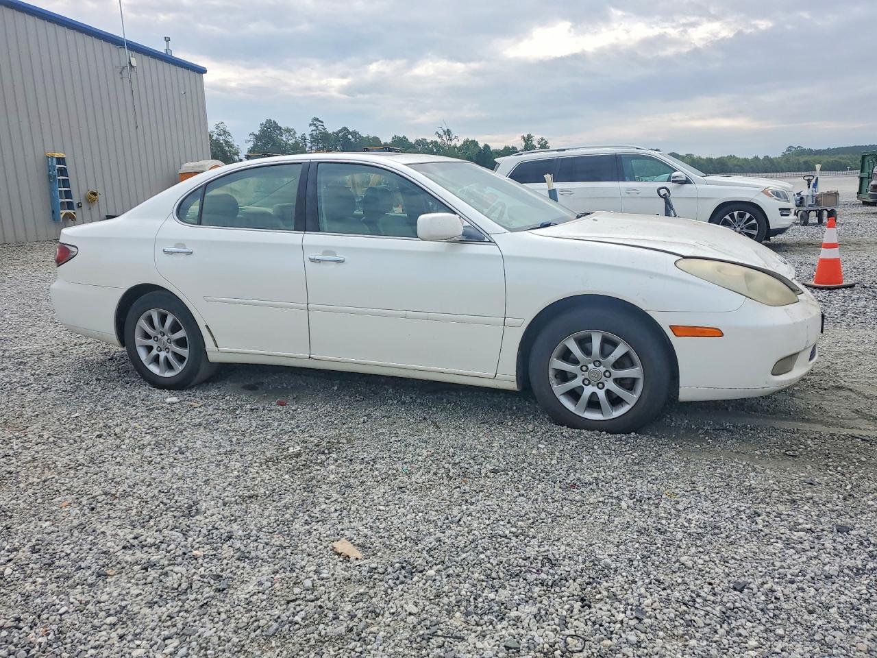 2004 Lexus Es 330 White vin: JTHBA30G345054792
