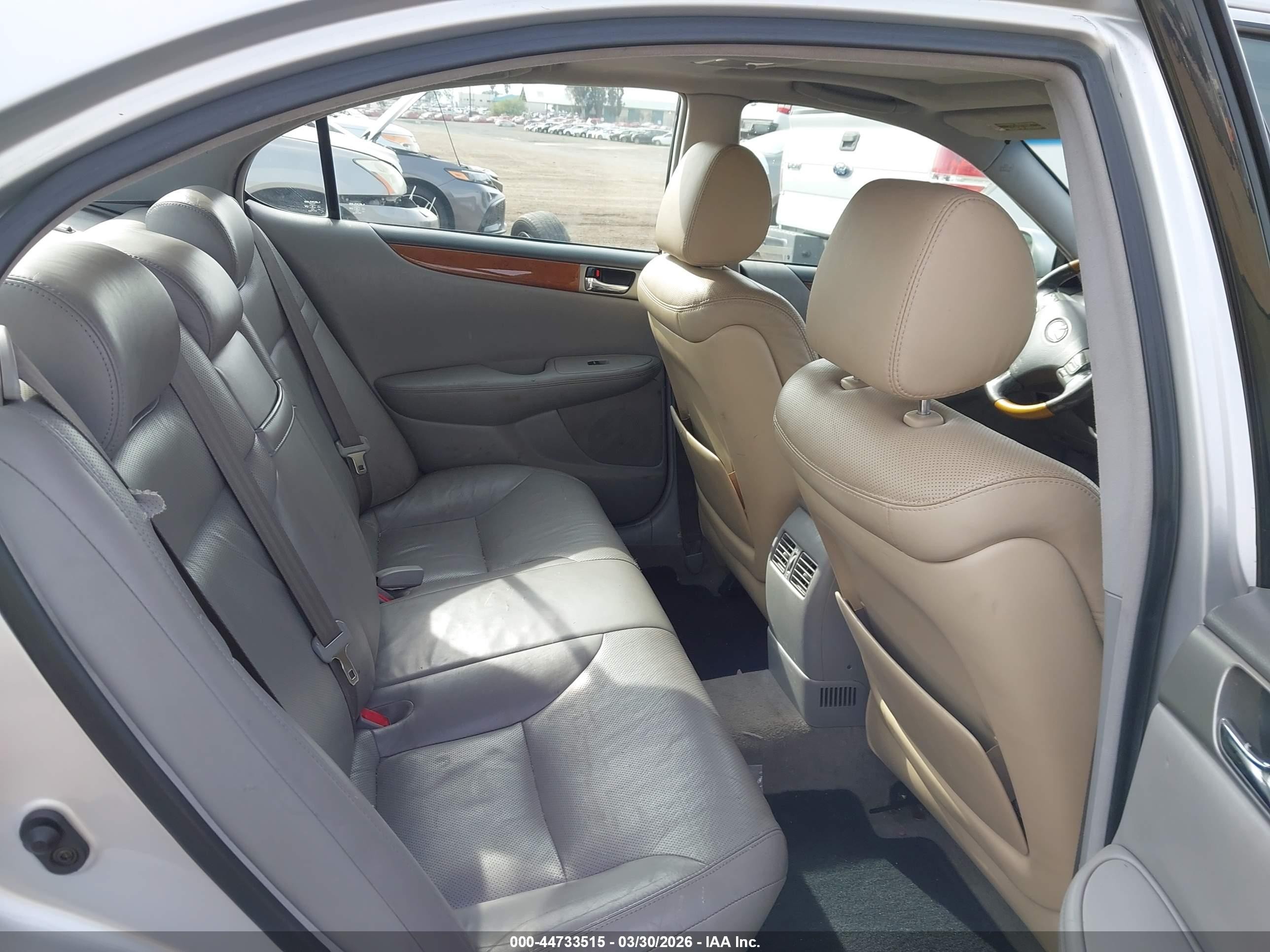 2005 Lexus Es 330   Silver vin: JTHBA30G355080715
