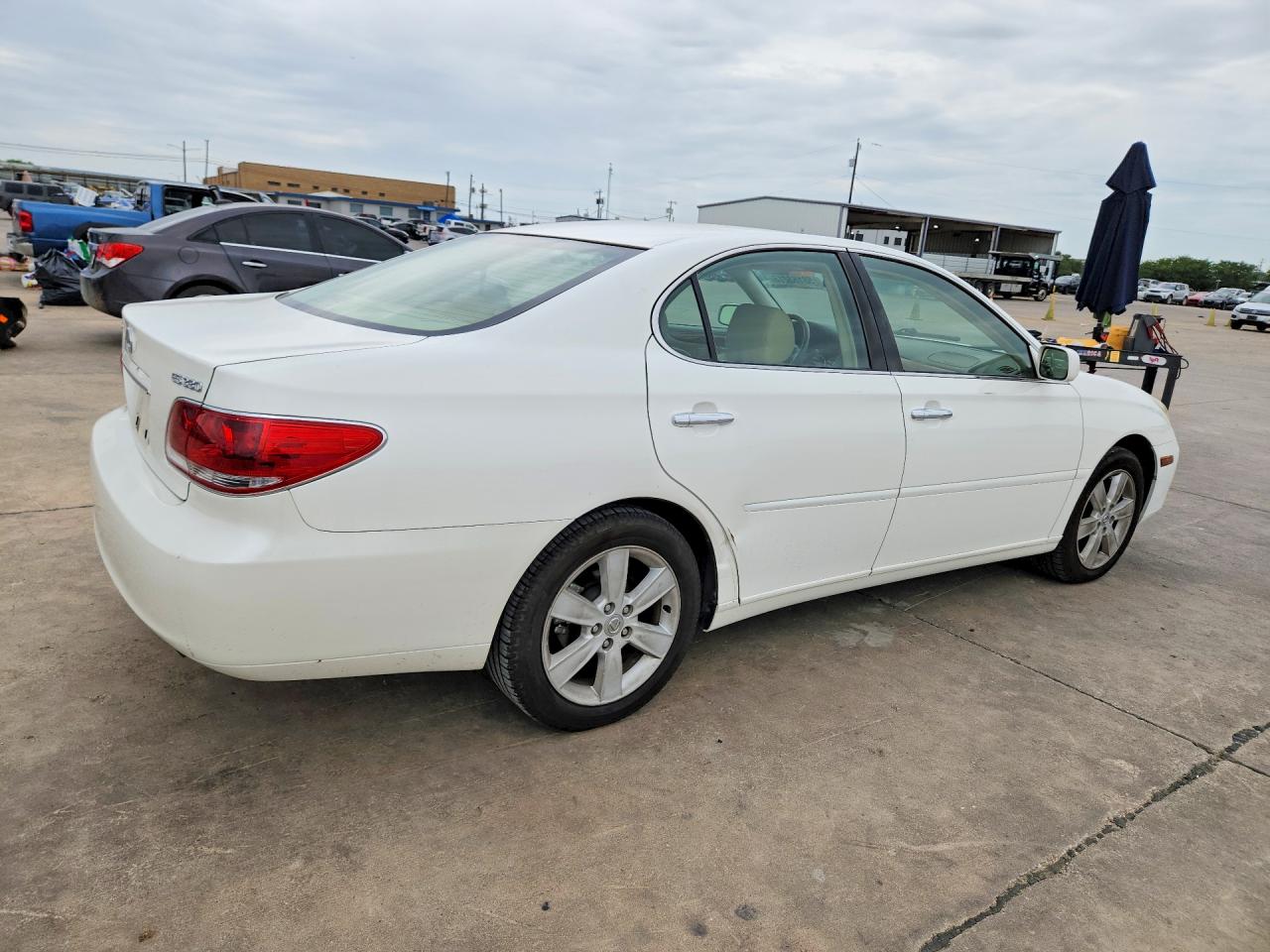 2005 Lexus Es 330 Белый vin: JTHBA30G355102390