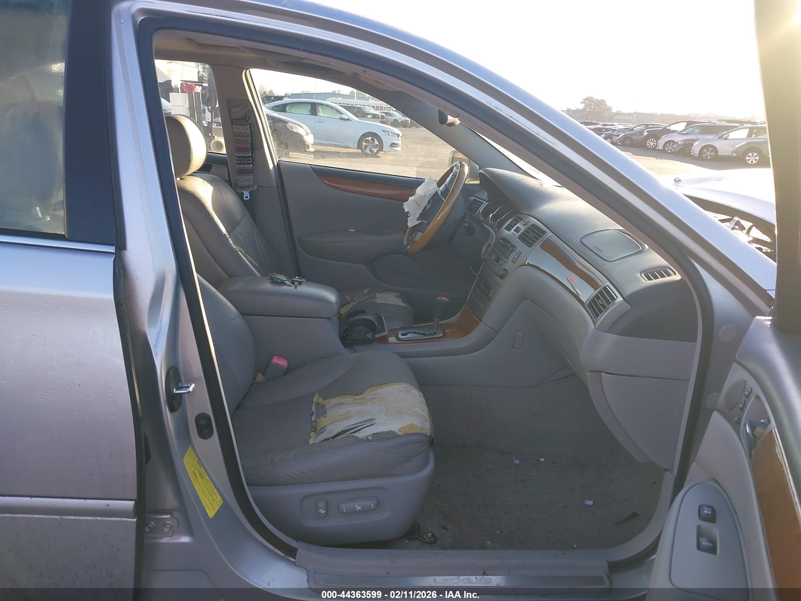 2005 Lexus Es 330 Silver vin: JTHBA30G355121215