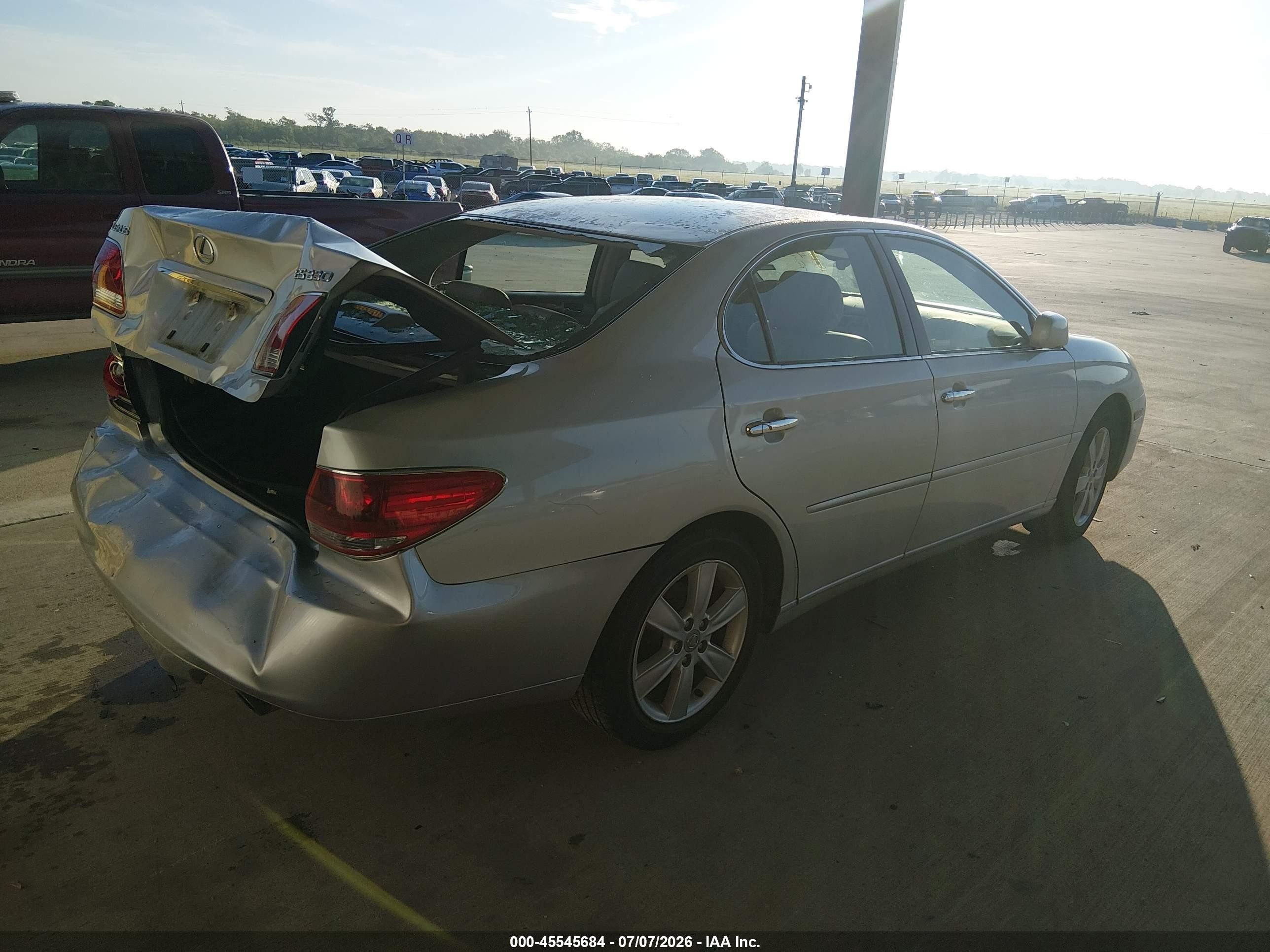 2005 Lexus Es 330   Silver vin: JTHBA30G355139987