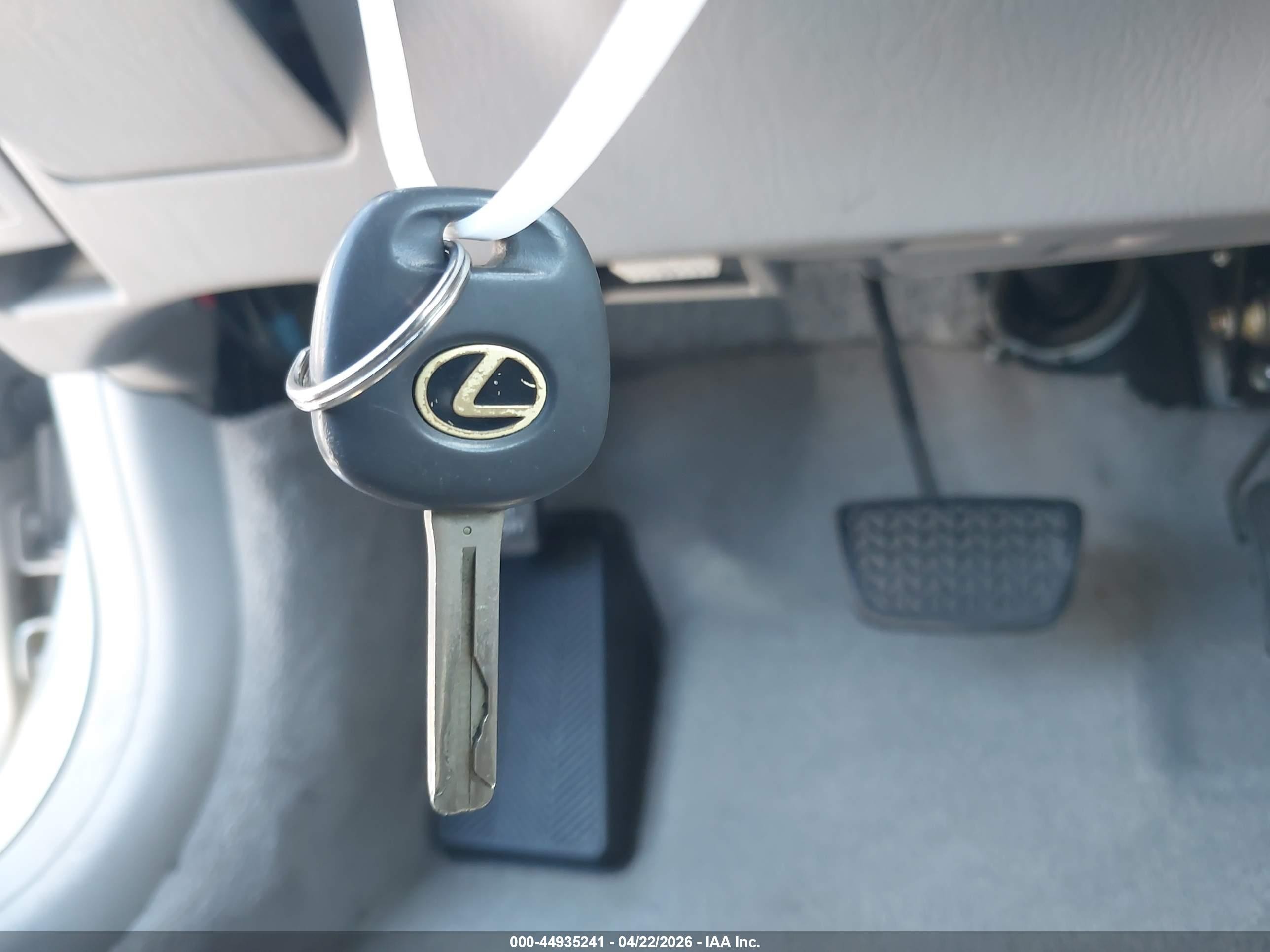 2006 Lexus Es 330   Silver vin: JTHBA30G365176006