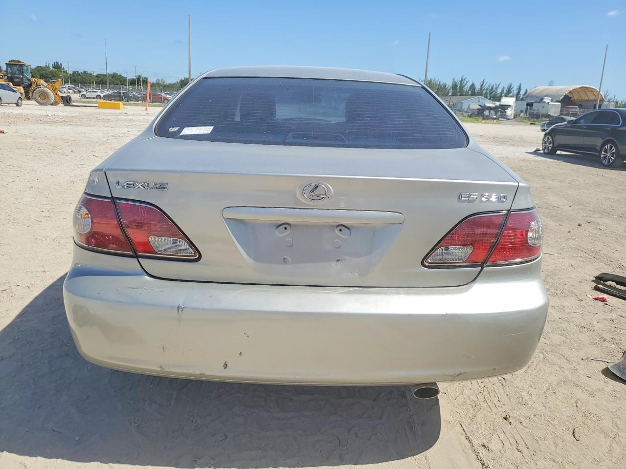 2004 Lexus Es 330 Silver vin: JTHBA30G440019899