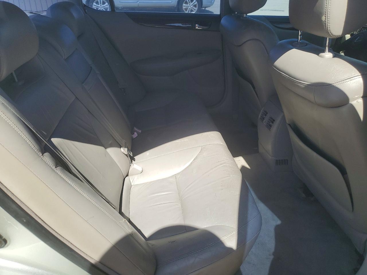 2004 Lexus Es 330 Silver vin: JTHBA30G440019899