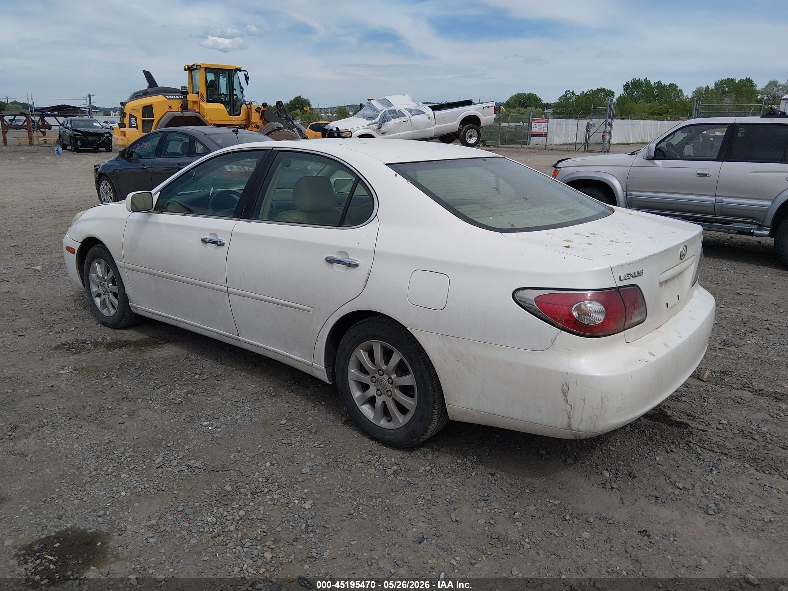 2004 Lexus Es 330   White vin: JTHBA30G445005259
