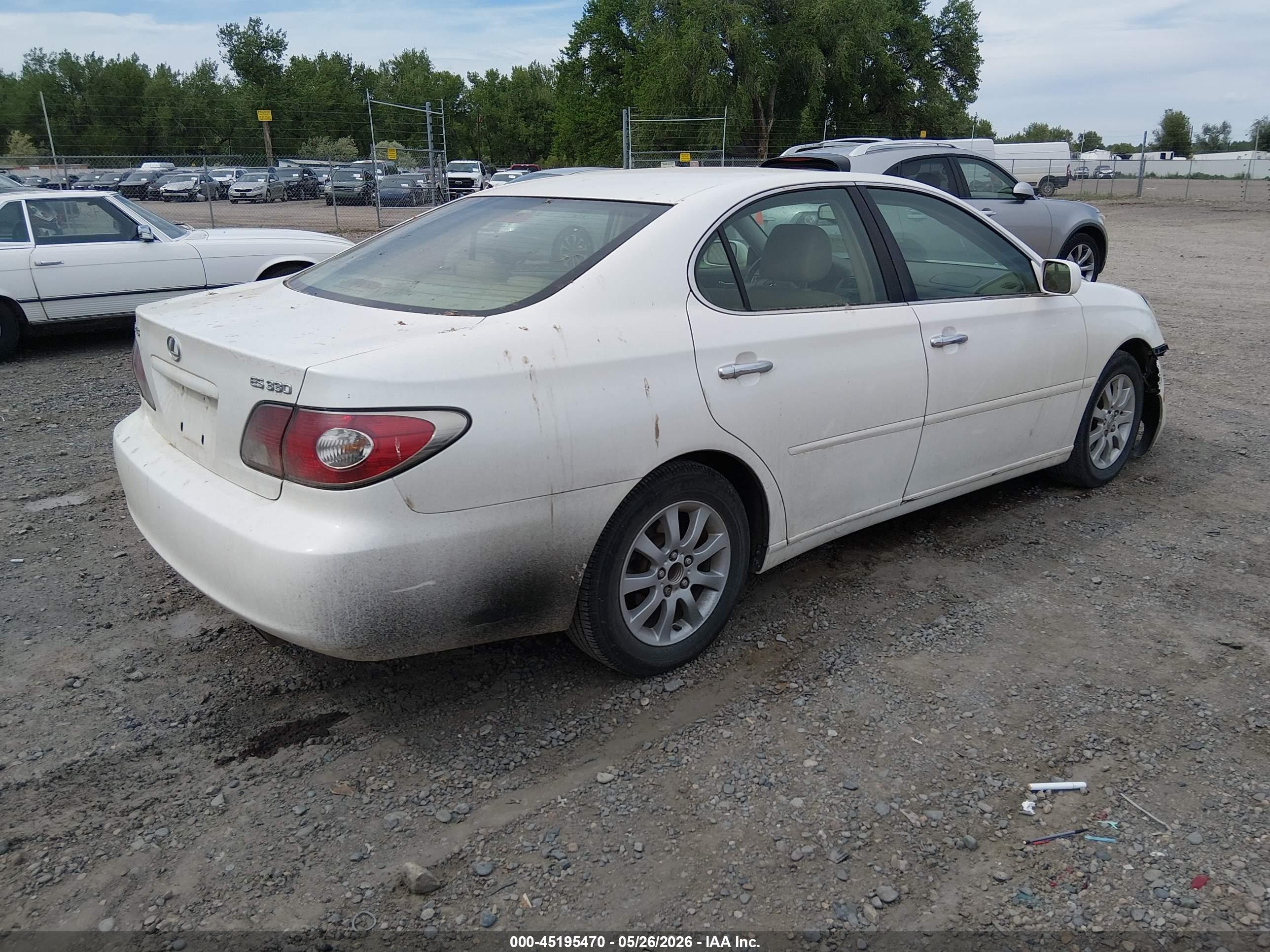 2004 Lexus Es 330   White vin: JTHBA30G445005259