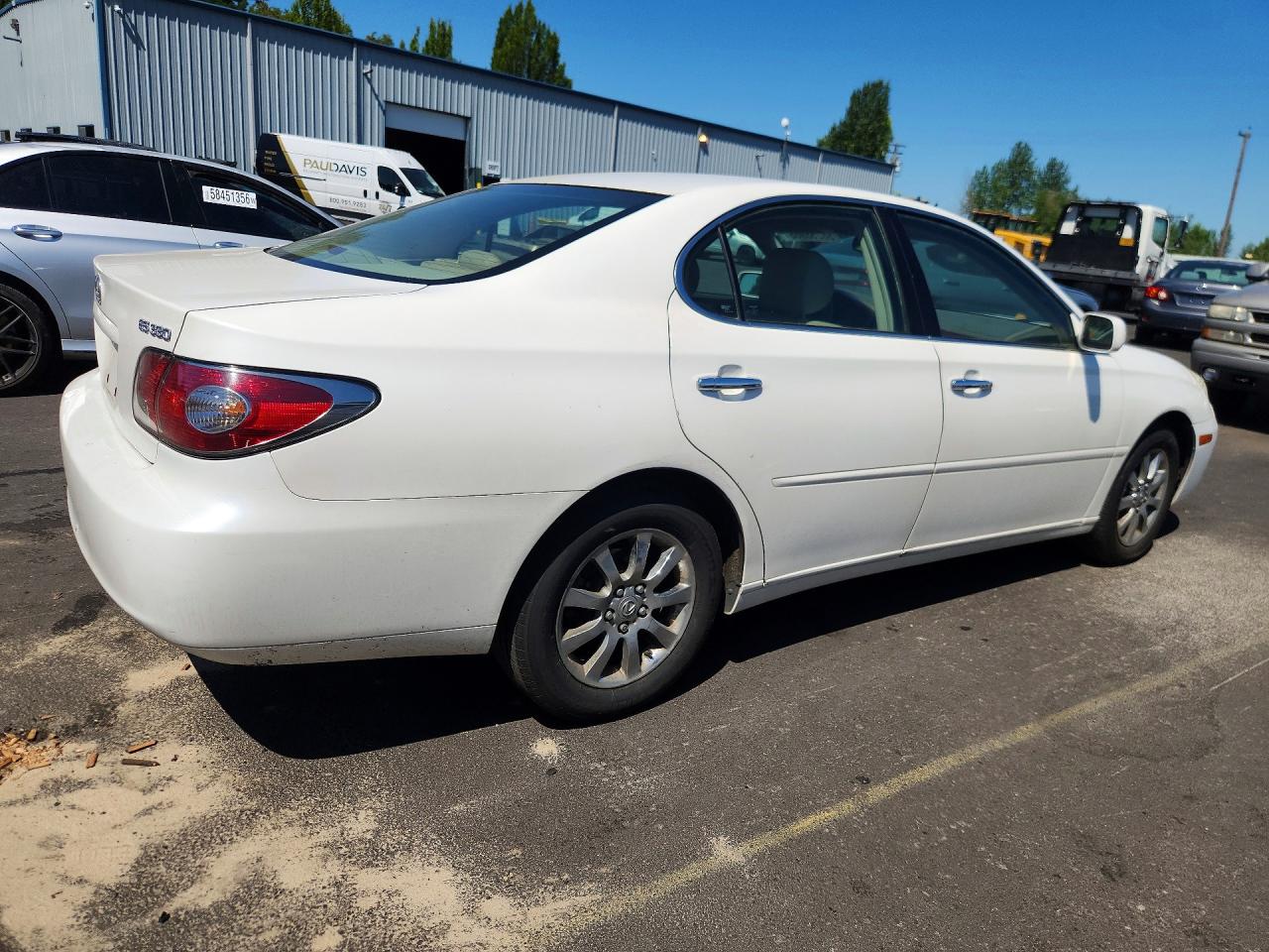 2004 Lexus Es 330 White vin: JTHBA30G445017184