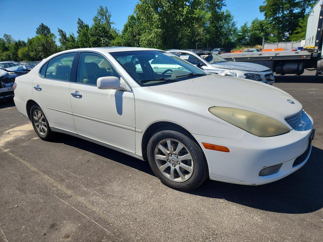 2004 Lexus Es 330 White vin: JTHBA30G445017184