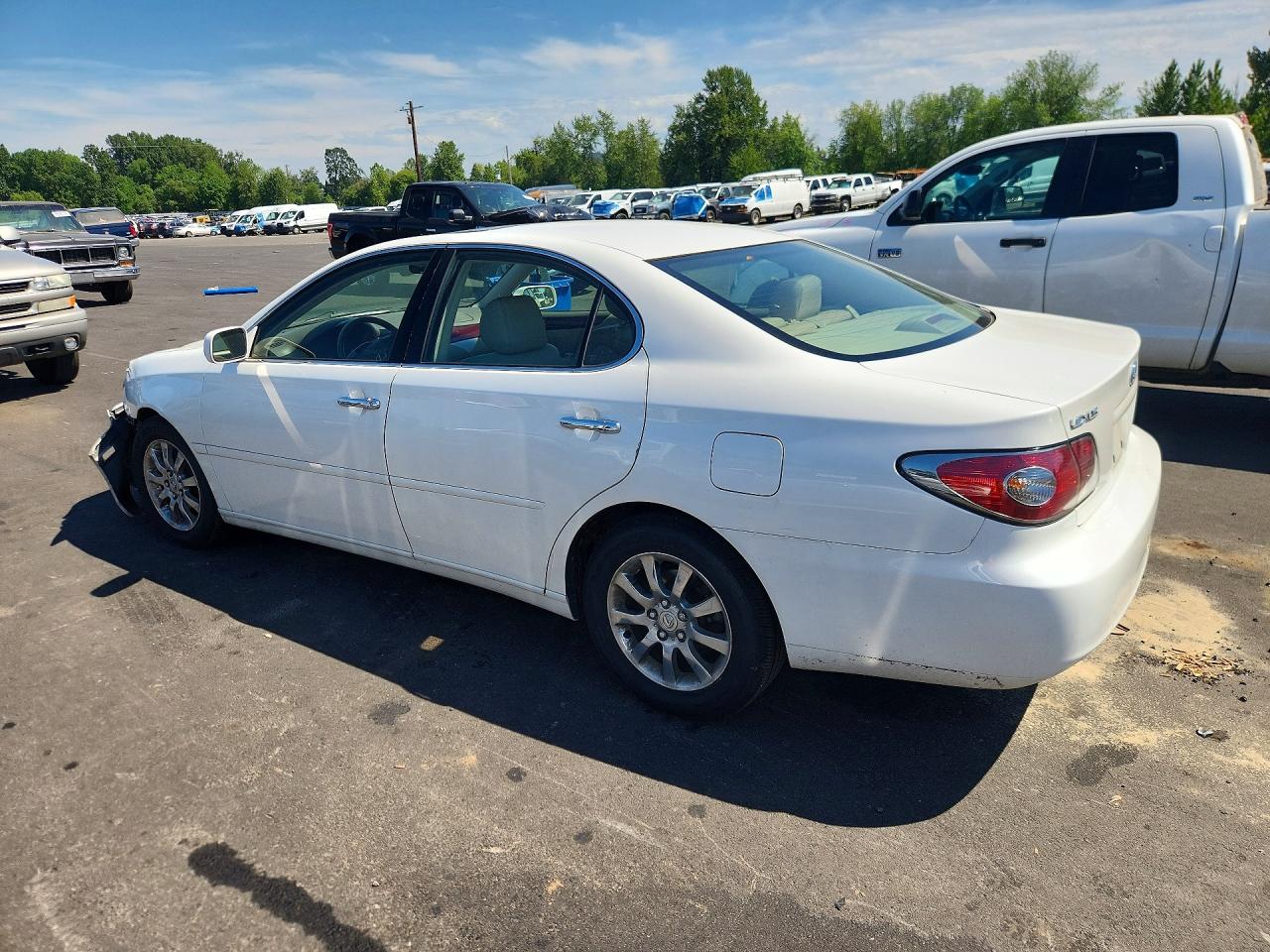 2004 Lexus Es 330 White vin: JTHBA30G445017184